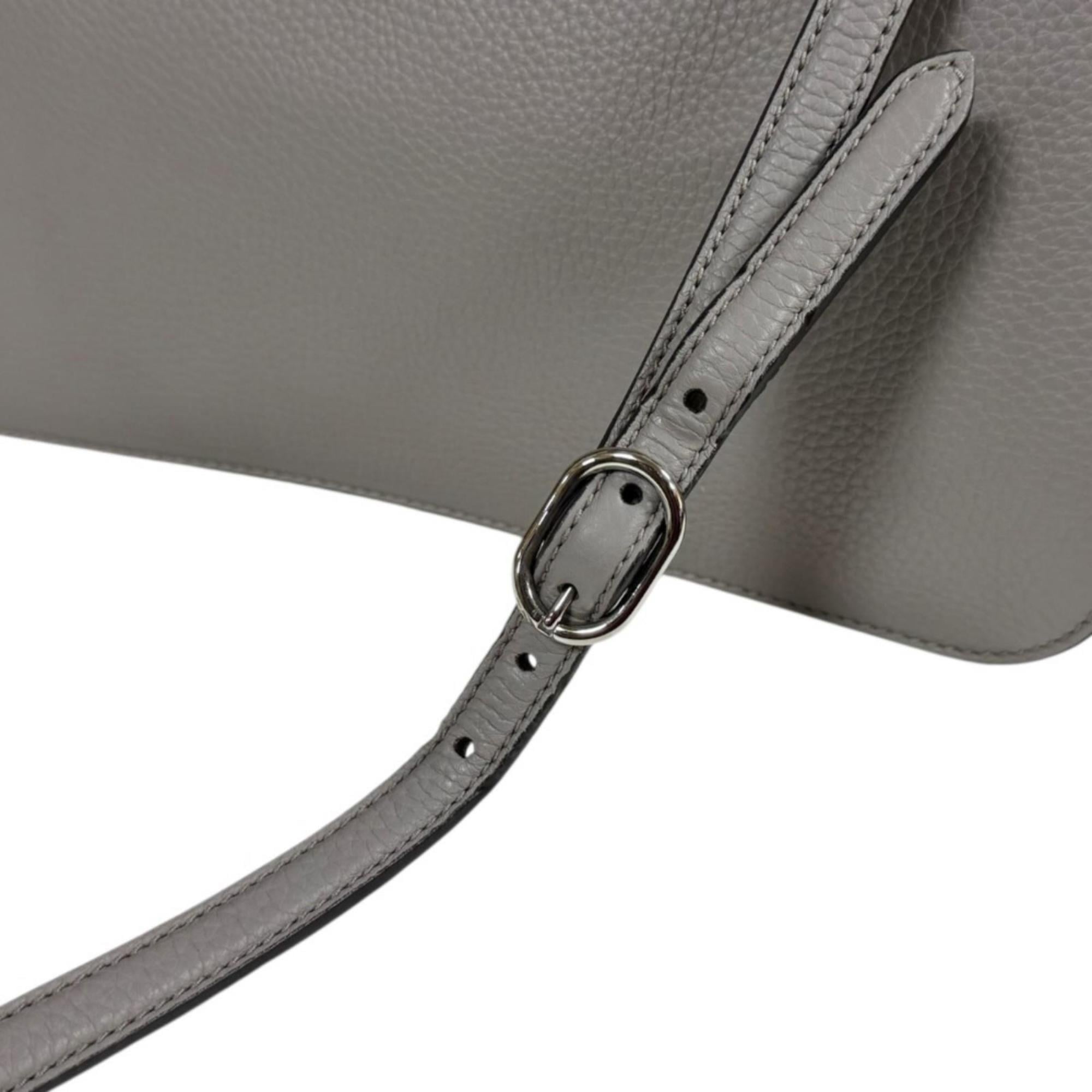 Gucci Gray Leather Shoulder Bag (Pre-Owned)