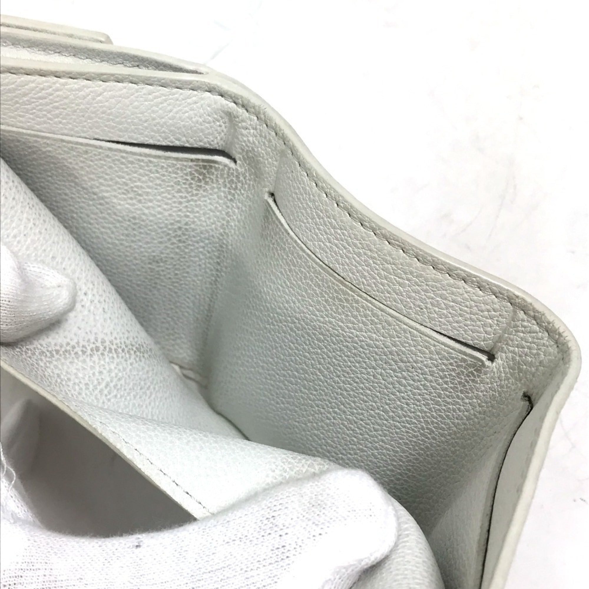 Louis Vuitton White Leather Wallet (Tri-Fold)