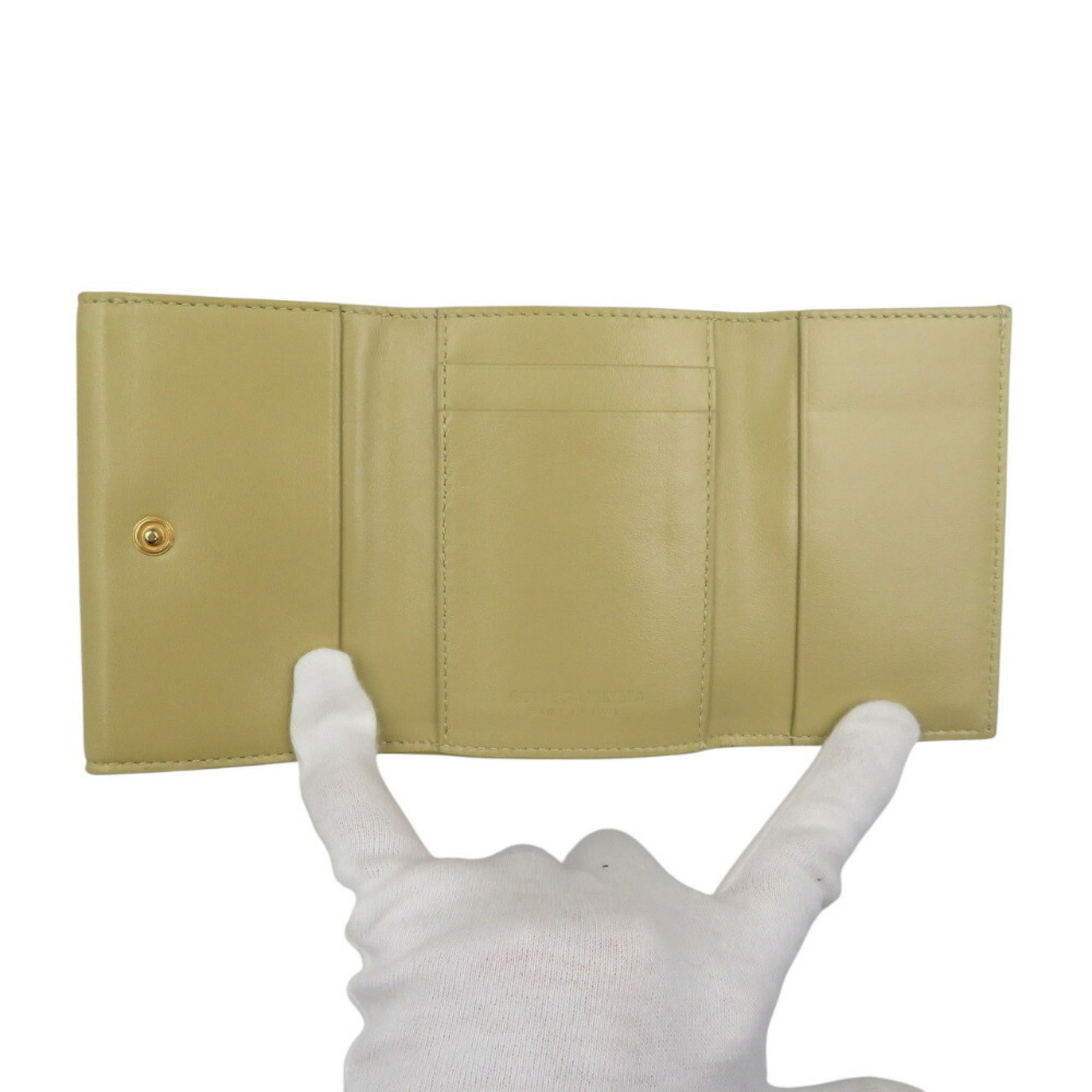 Bottega Veneta Beige Leather Wallet (Tri-Fold)
