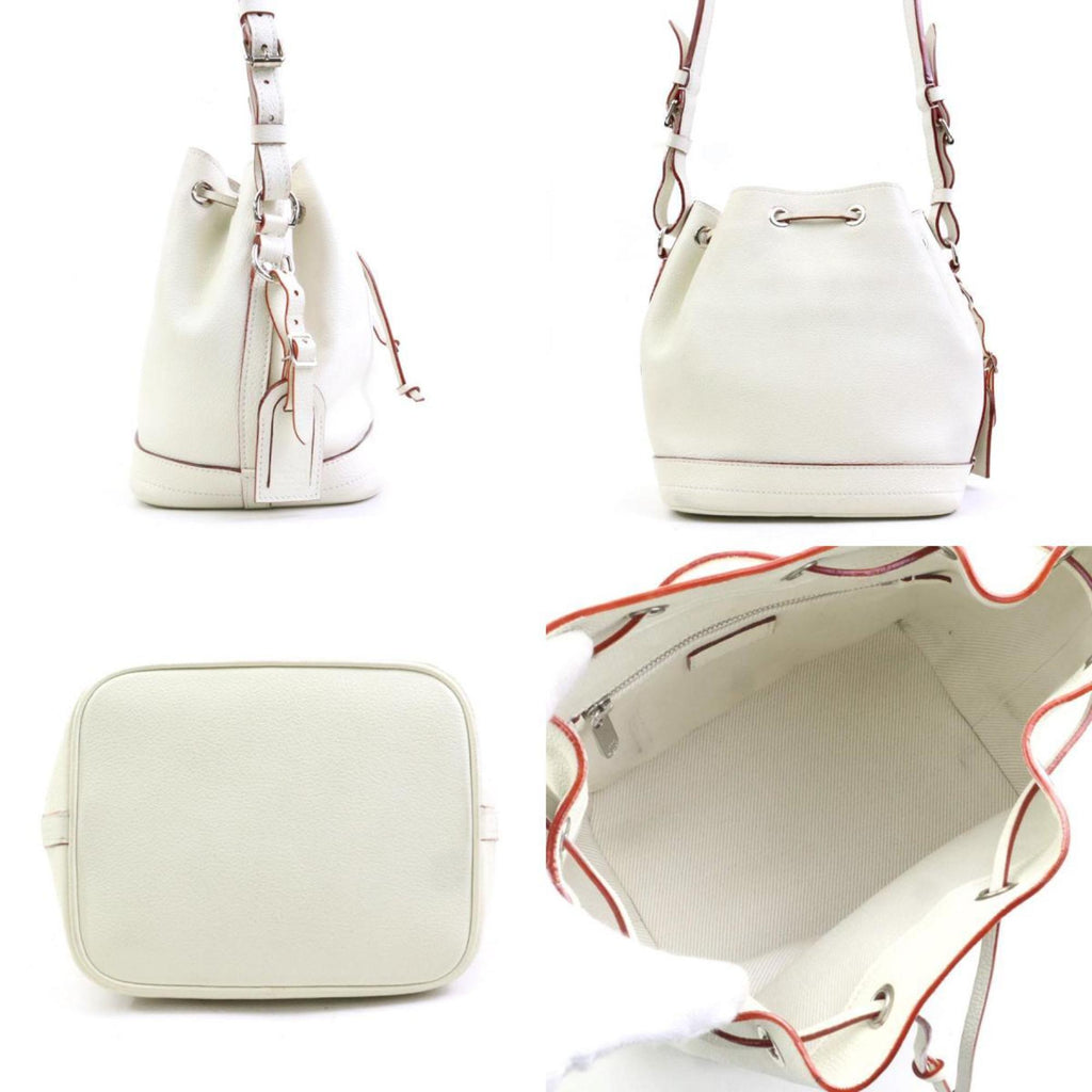 Louis Vuitton Off-White Leather Shoulder Bag