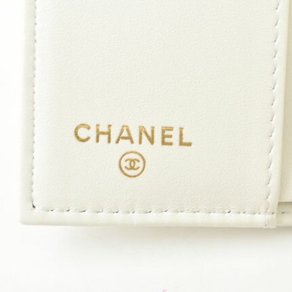 Chanel Boy Chanel Off-White Grained Calfskin Wallet (Bi-Fold)