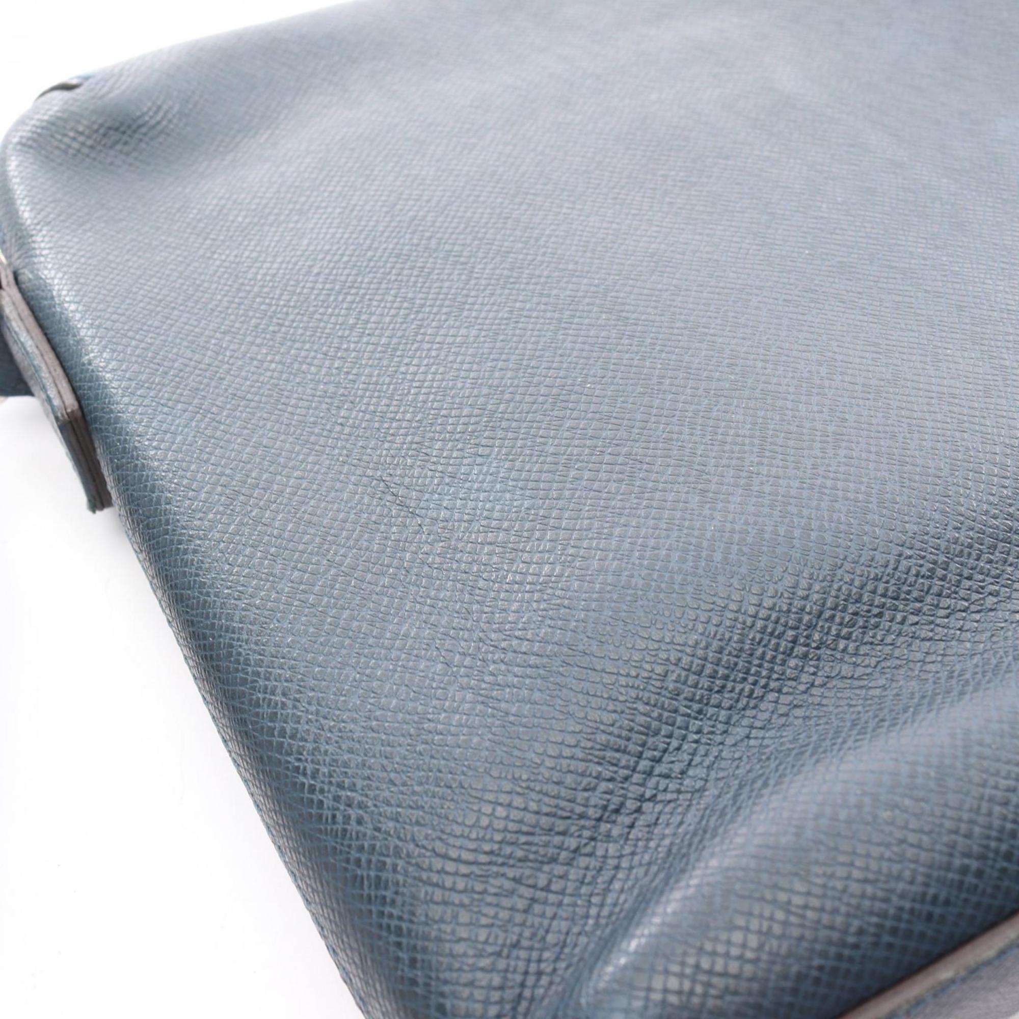 Louis Vuitton Navy Taiga Leather Leather Handbag Shoulder Bag