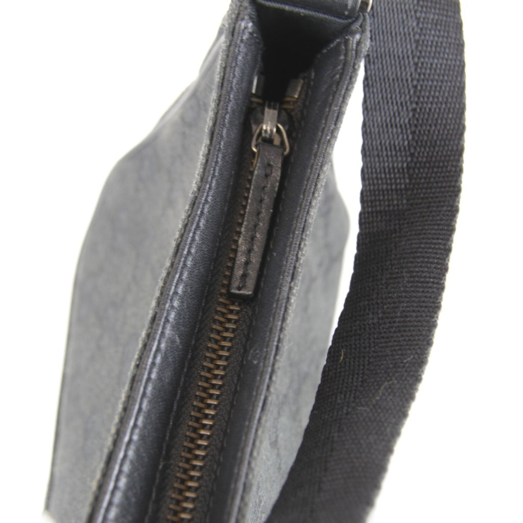 Gucci Black Gg Canvas Handbag (Pre-Owned)