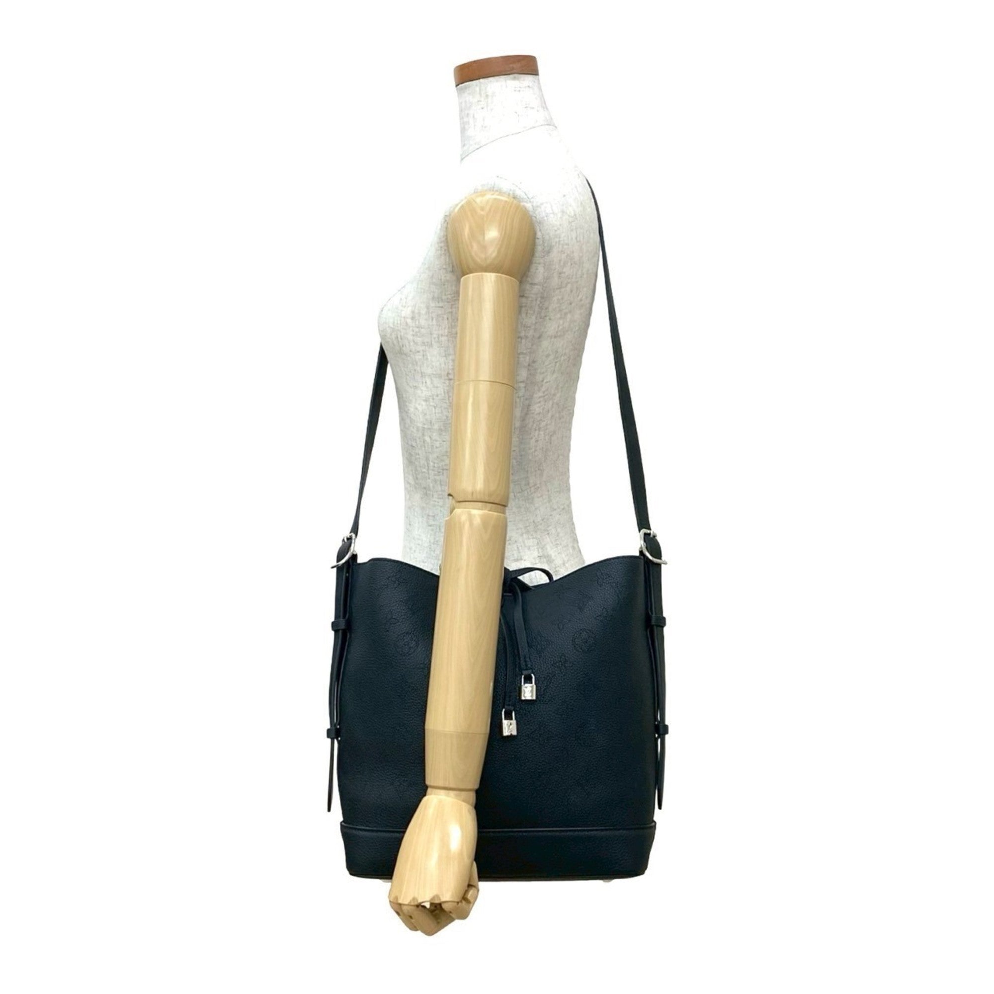 Louis Vuitton Black Leather Shoulder Bag
