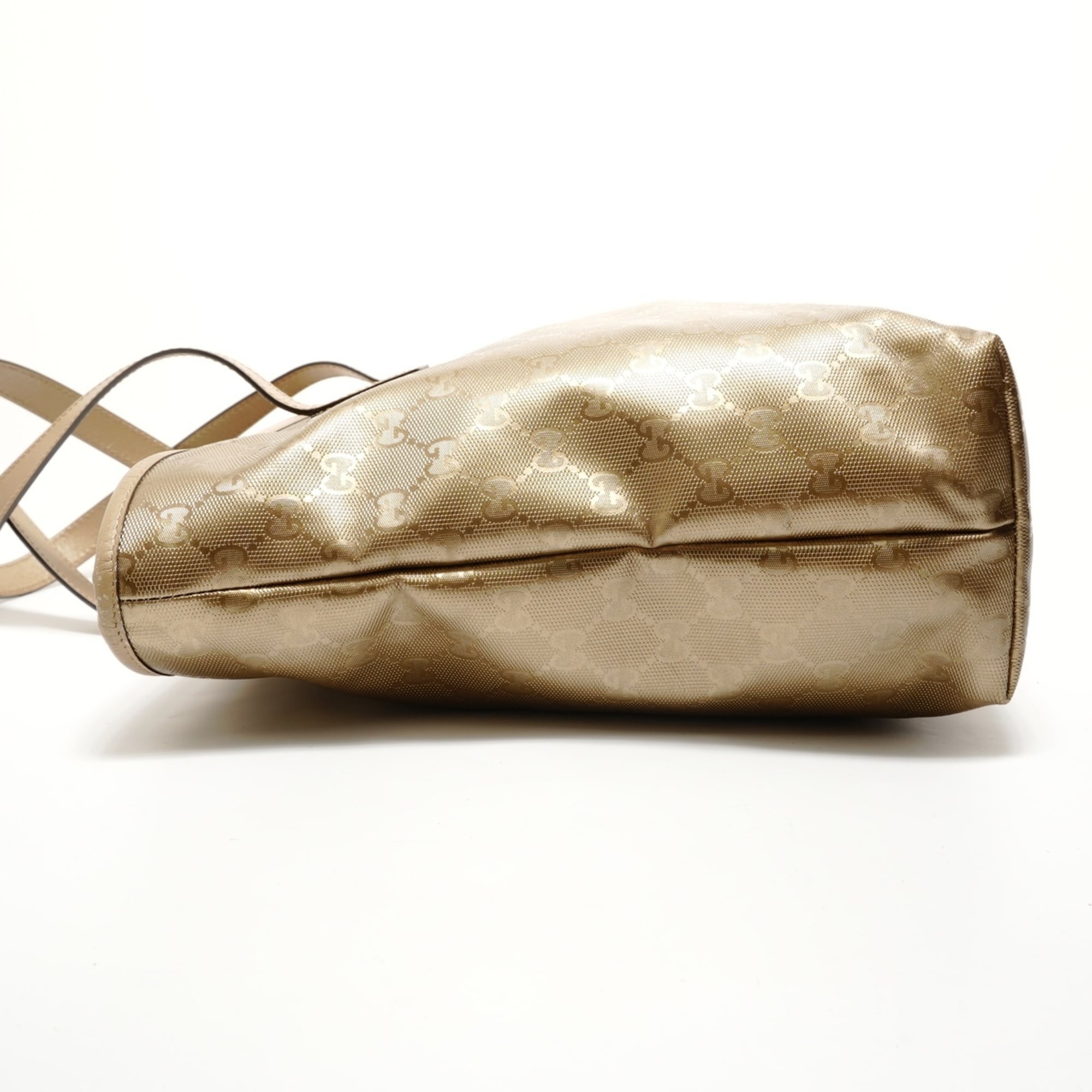 Gucci Gg Imprimé Gold Pvc Tote Bag (Pre-Owned)