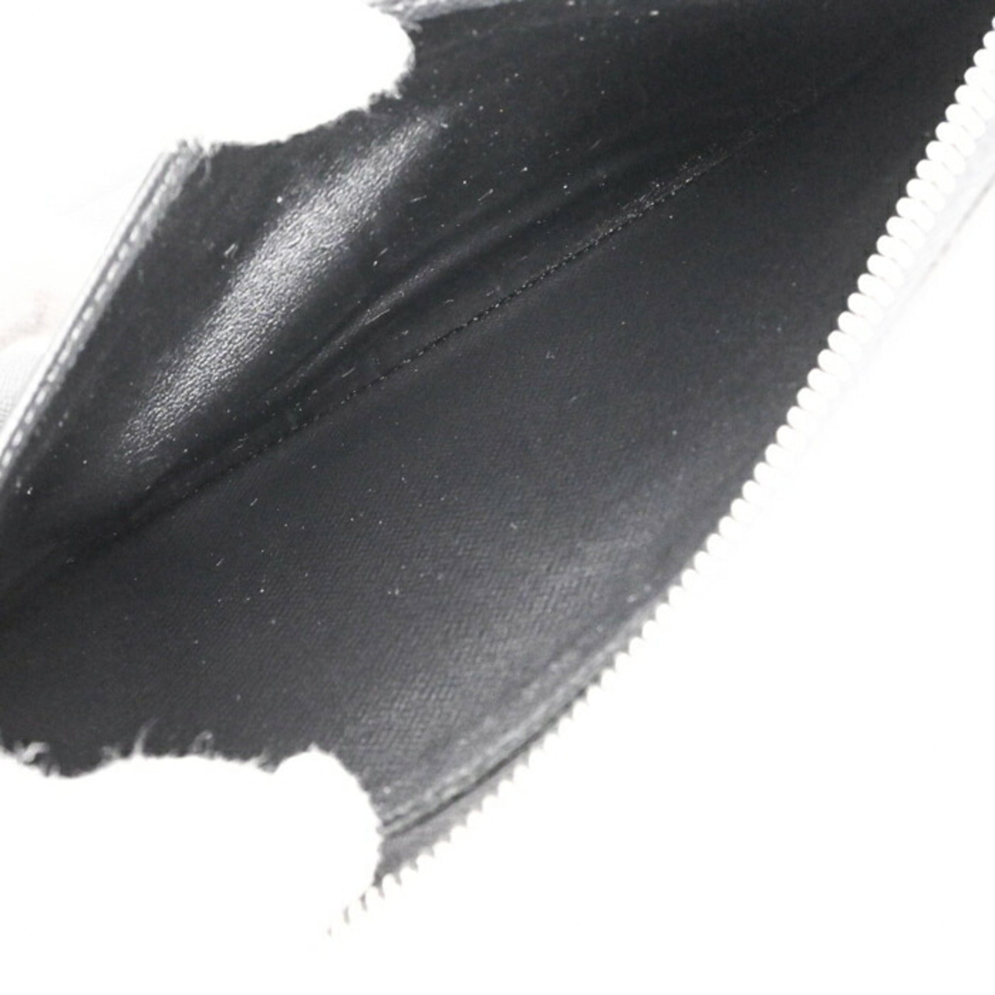 Louis Vuitton Black Taiga Leather Wallet (Tri-Fold)