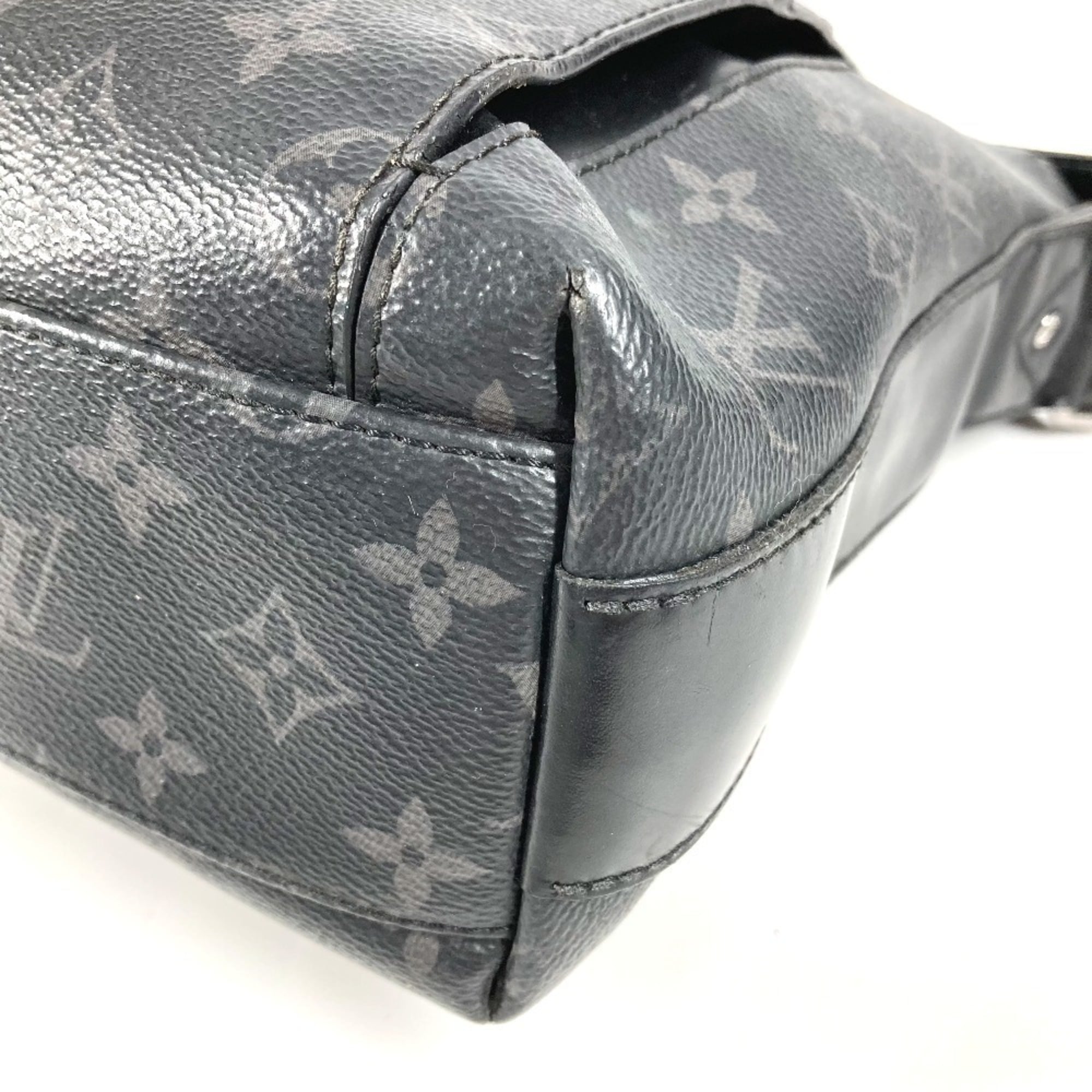 Louis Vuitton Black Monogram Eclipse Canvas Messenger Bag Shoulder Bag