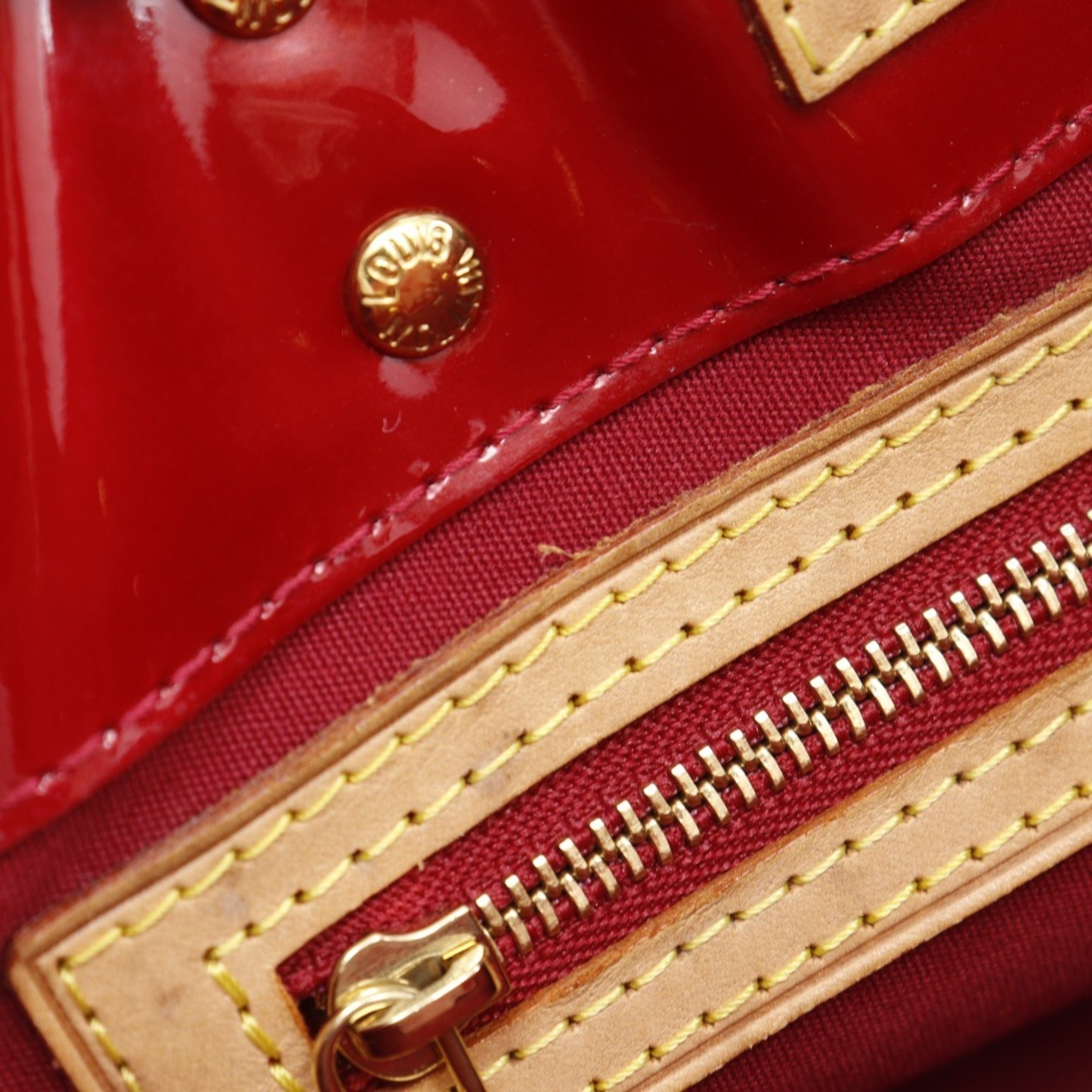 Louis Vuitton Pomme D'amour Red Color Monogram Vernis Handbag