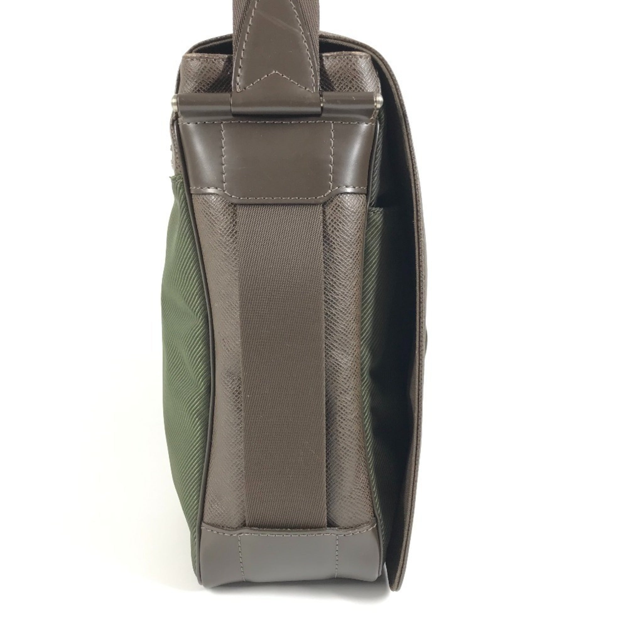 Louis Vuitton Brown Grizzly Taiga Leather Messenger Bag Shoulder Bag