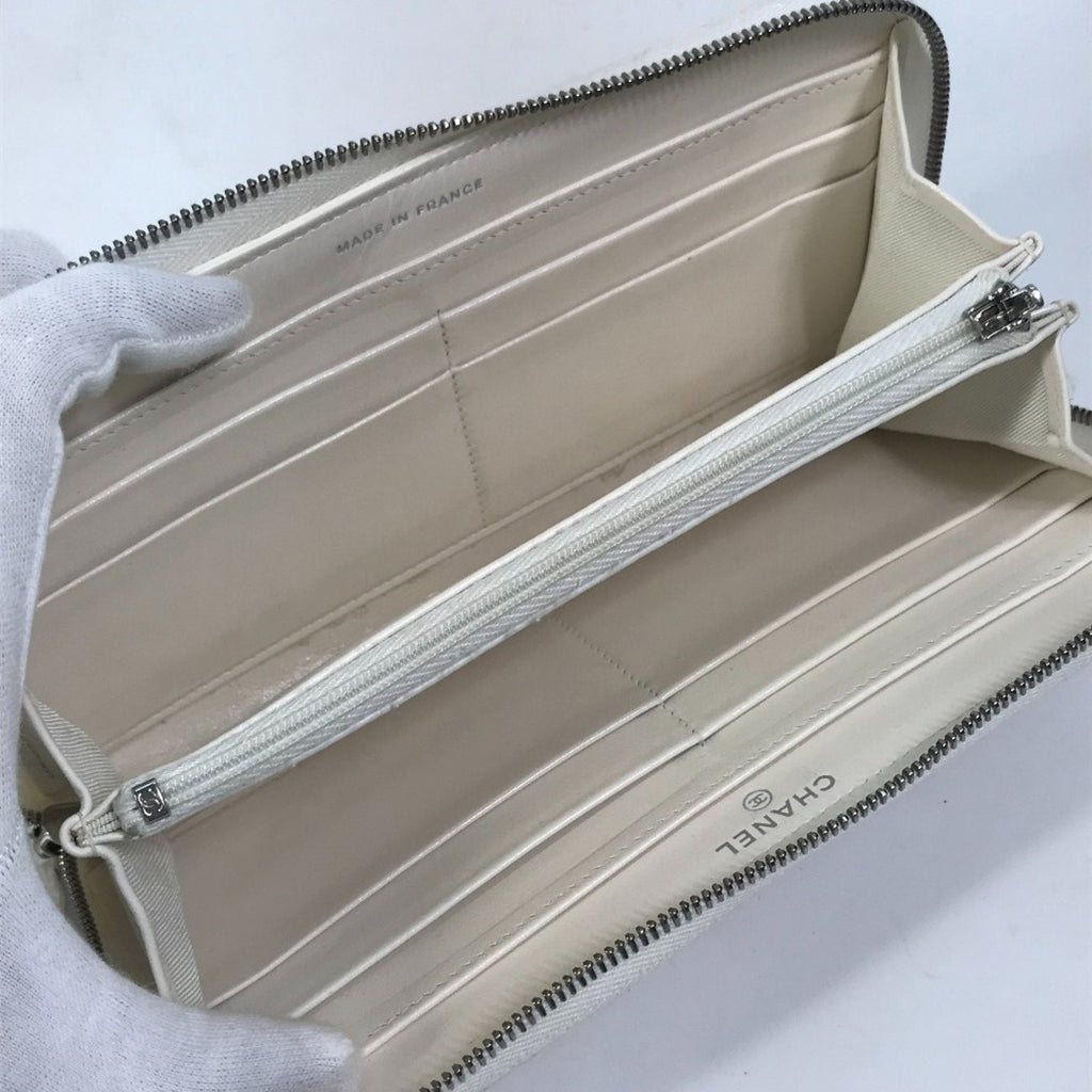 Chanel White Leather Long Wallet (Bi-Fold)