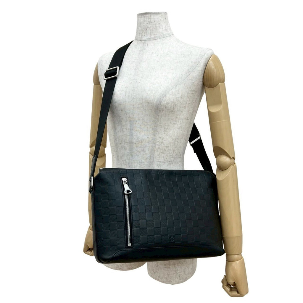 Louis Vuitton Black Leather Shoulder Bag