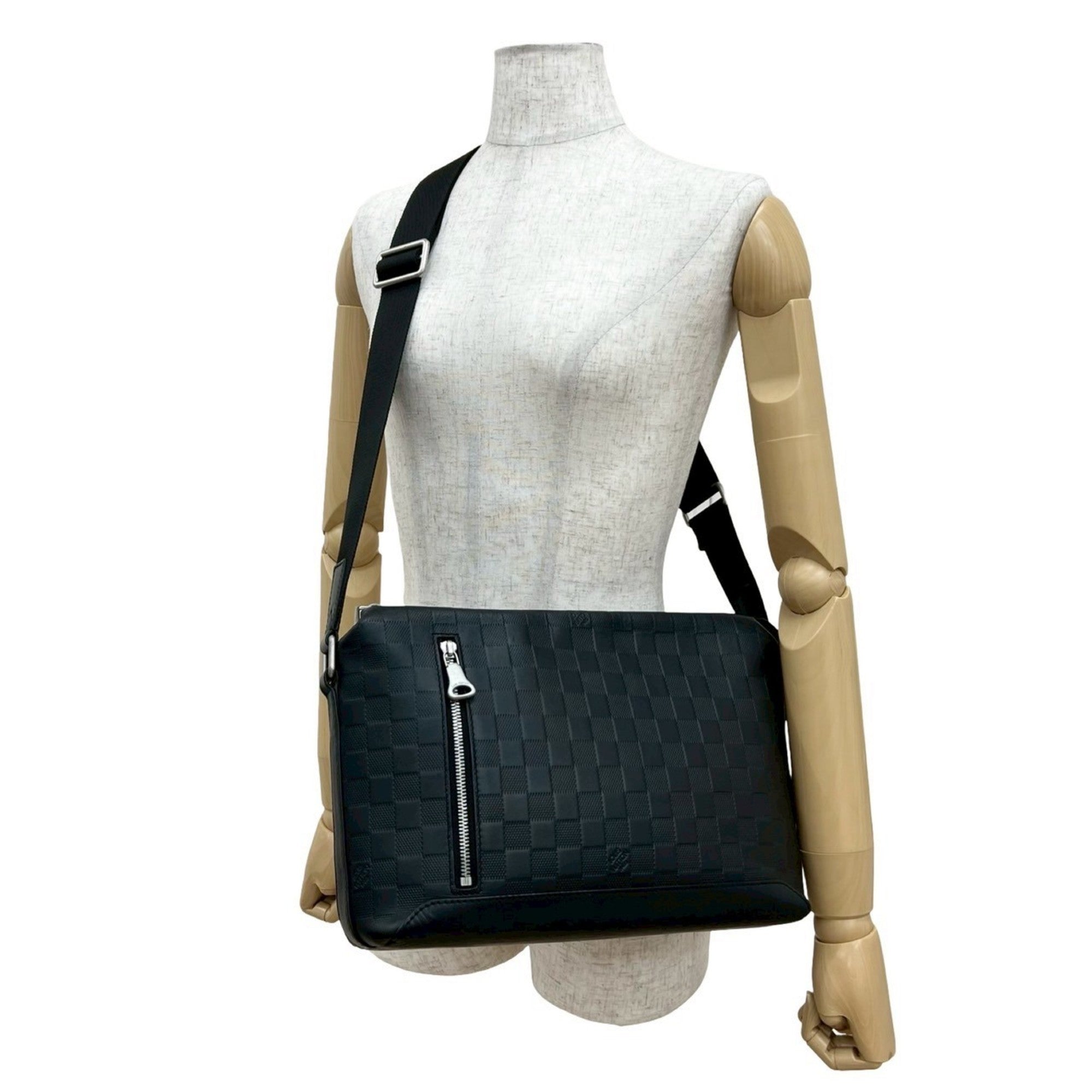 Louis Vuitton Black Leather Shoulder Bag