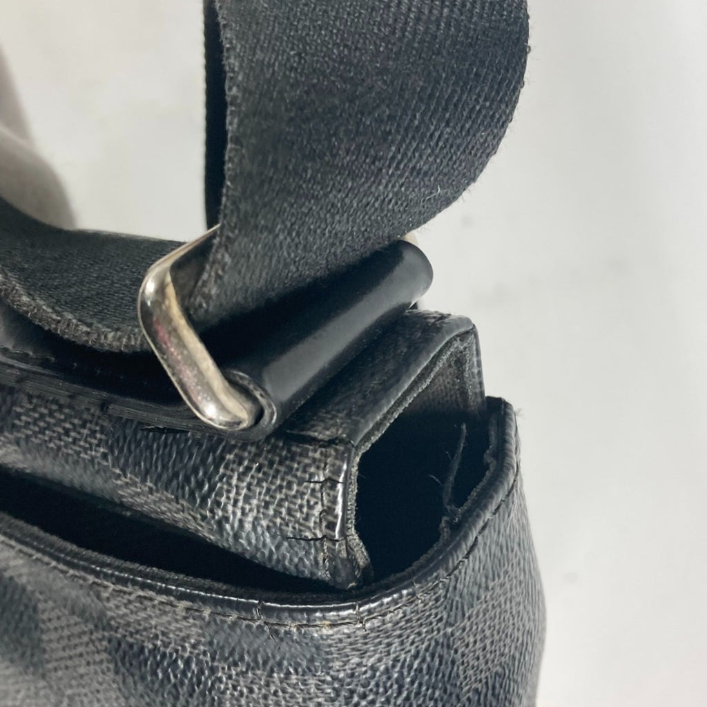 Louis Vuitton Black Damier Graphite Messenger Bag Shoulder Bag