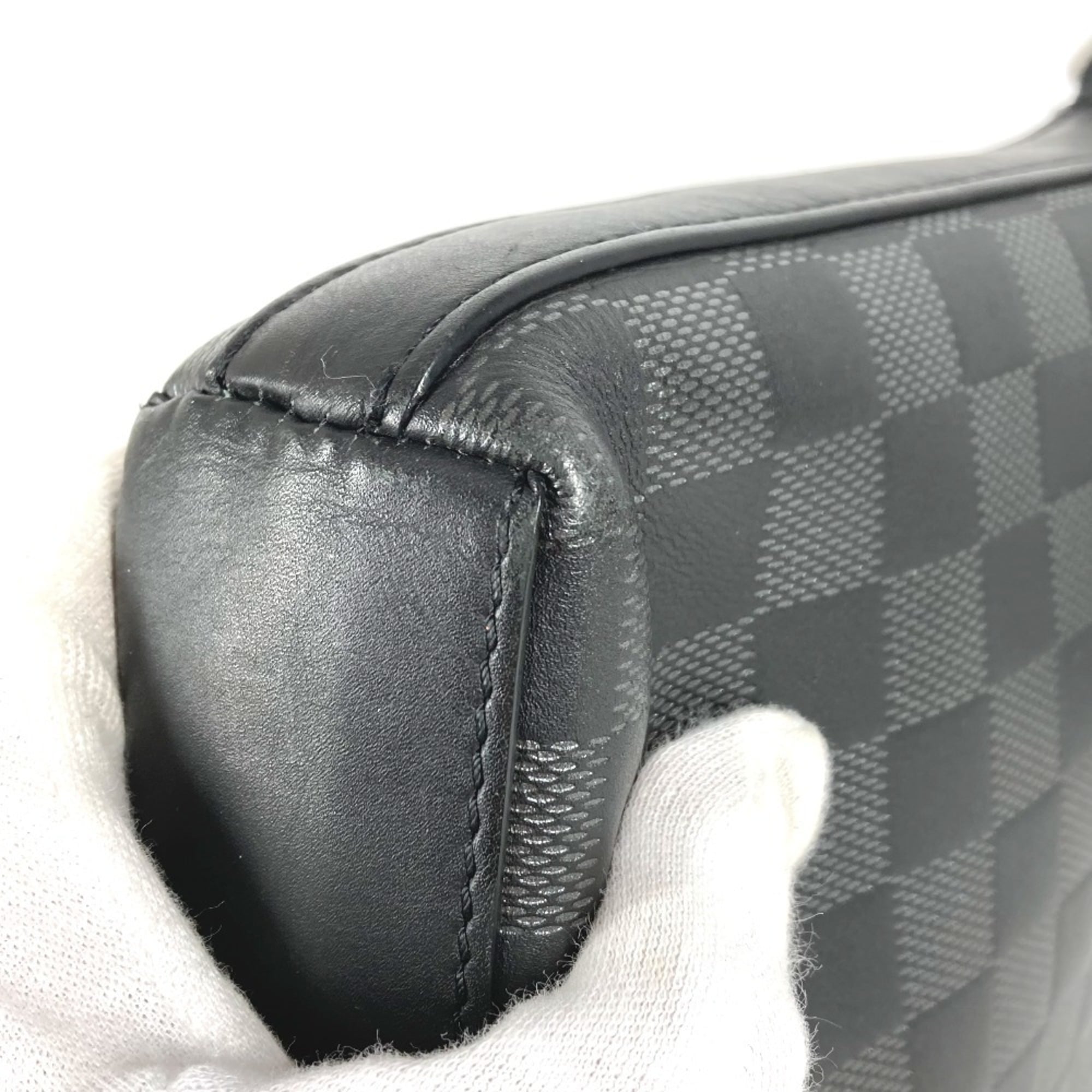 Louis Vuitton Black Damier Infini Leather Pochette Shoulder Bag