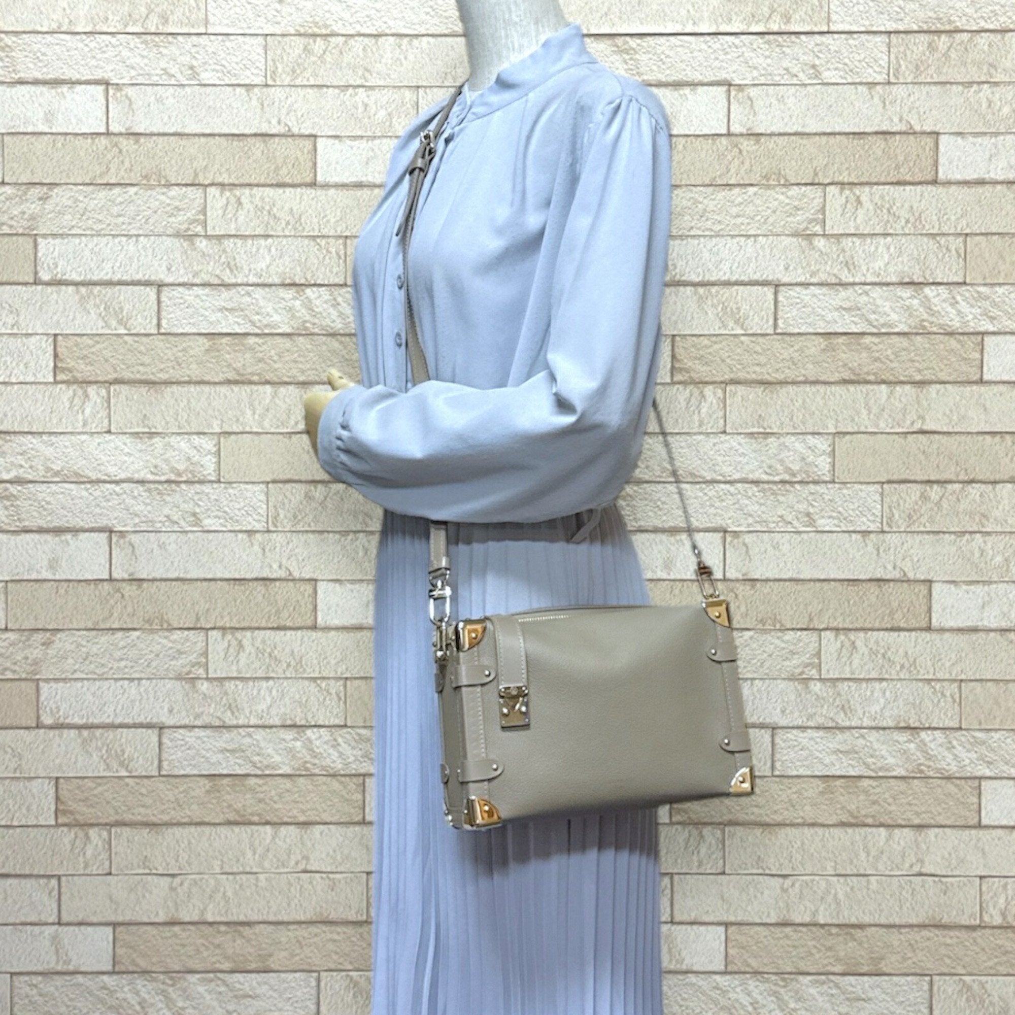 Louis Vuitton Beige Taupe Leather Shoulder Bag