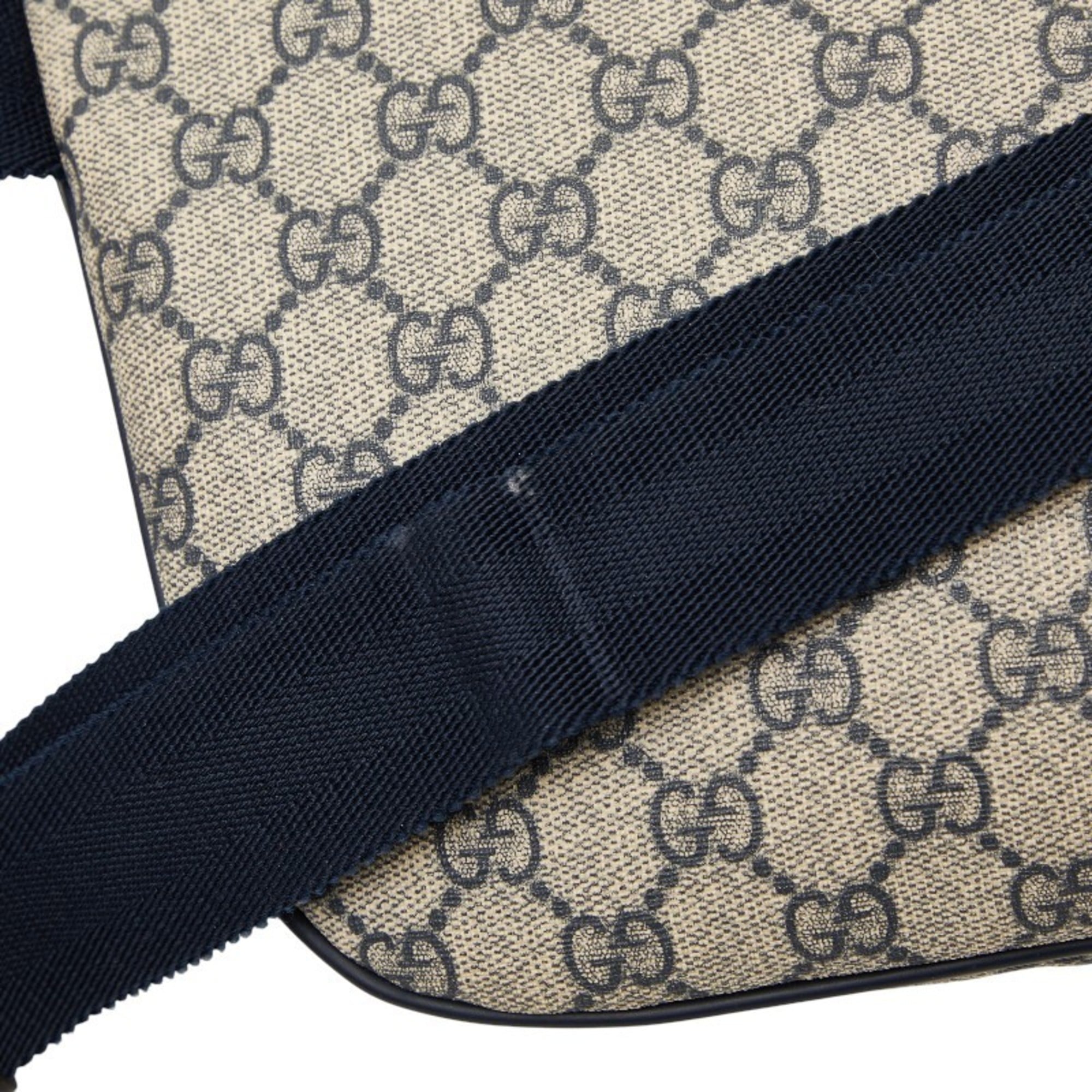 Gucci Beige Navy Pvc Leather Sling Bag (Pre-Owned)