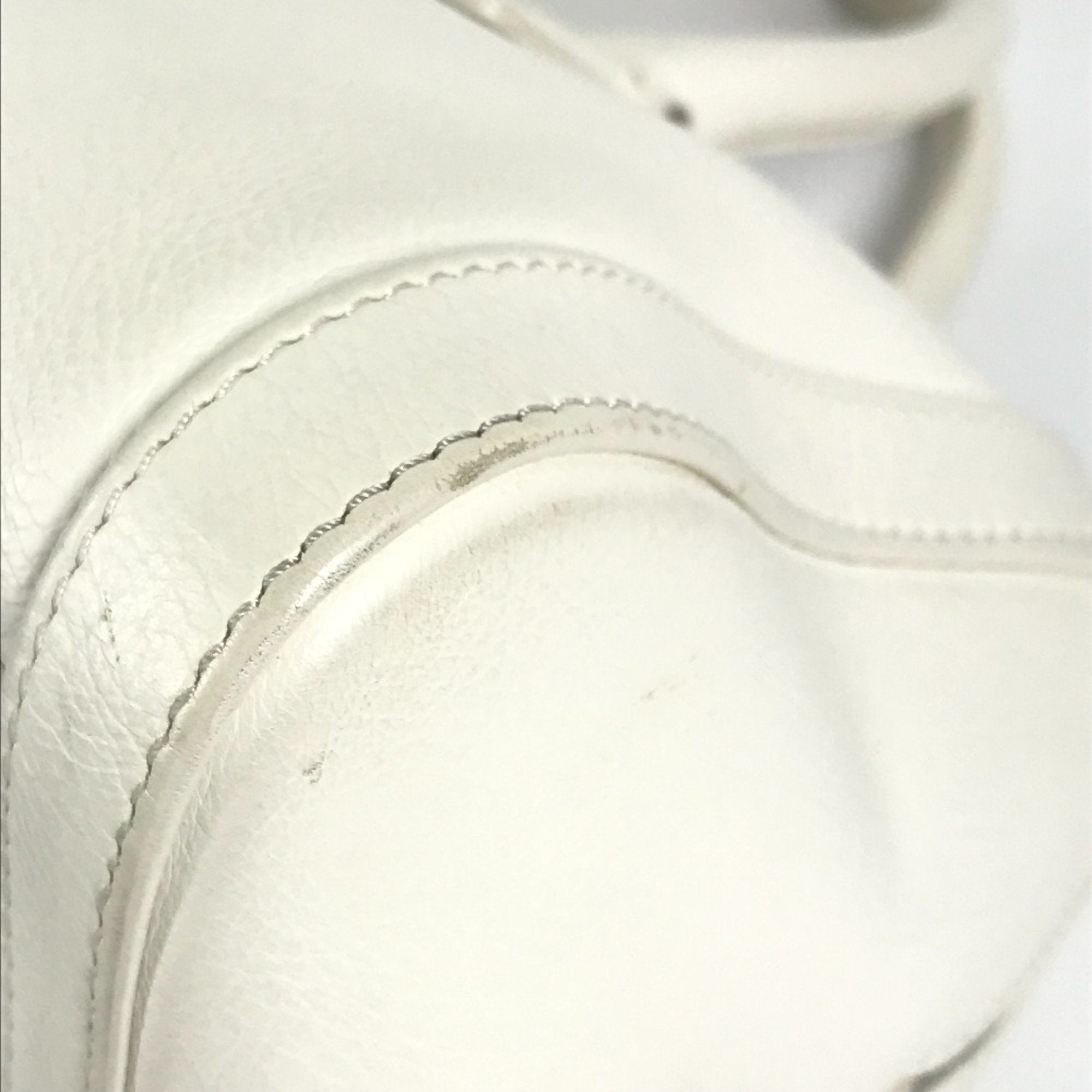 Christian Dior White Leather Boston Bag Handbag (Pre-Owned)