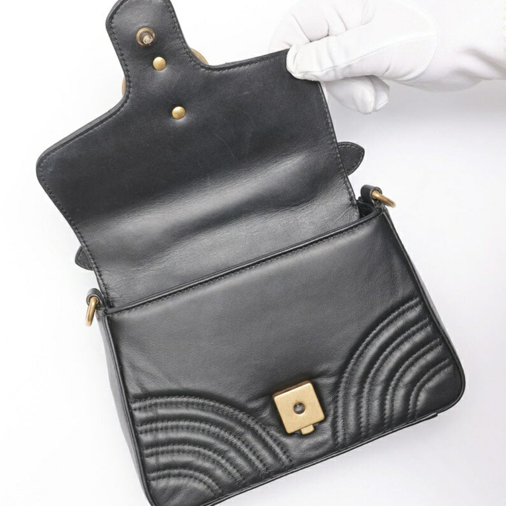 Gucci Black Leather Shoulder Bag (Pre-Owned)