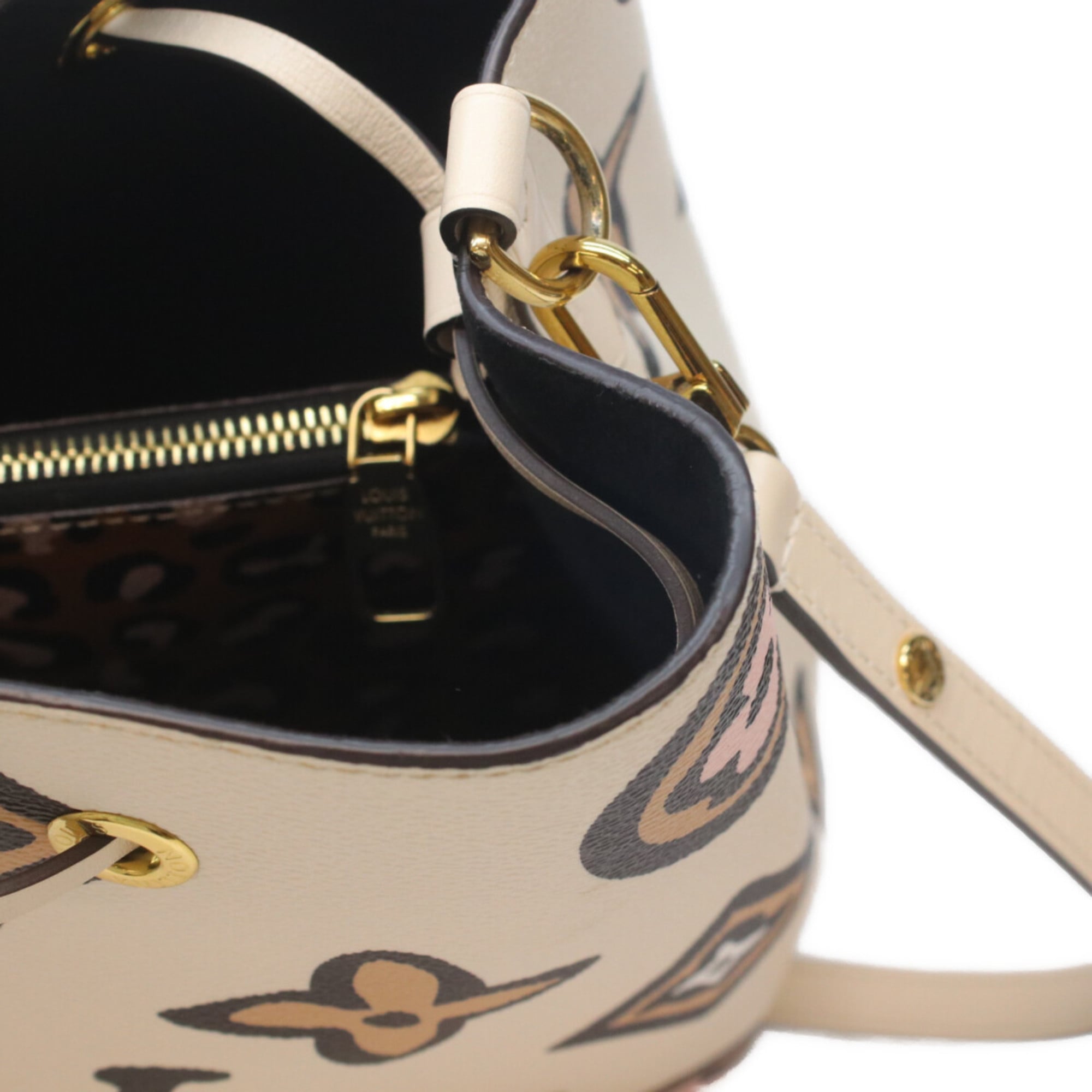 Louis Vuitton Ivory Pvc Shoulder Bag