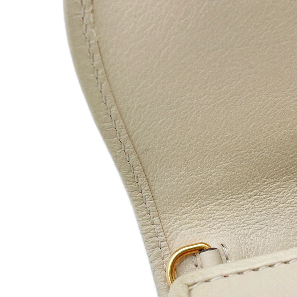 Gucci Off-White White Leather Chain/Shoulder Wallet (Pre-Owned)