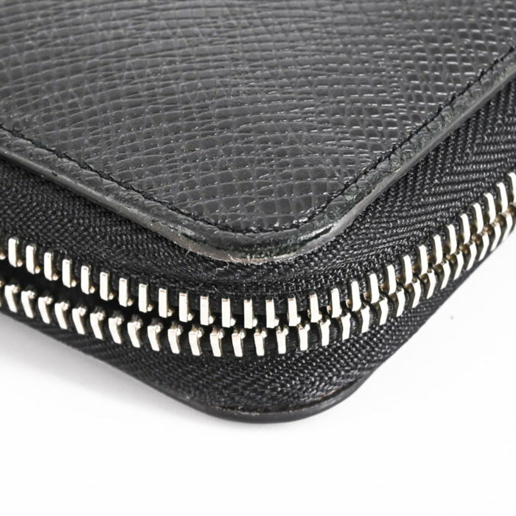 Louis Vuitton Black Taiga Leather Wallet (Tri-Fold)