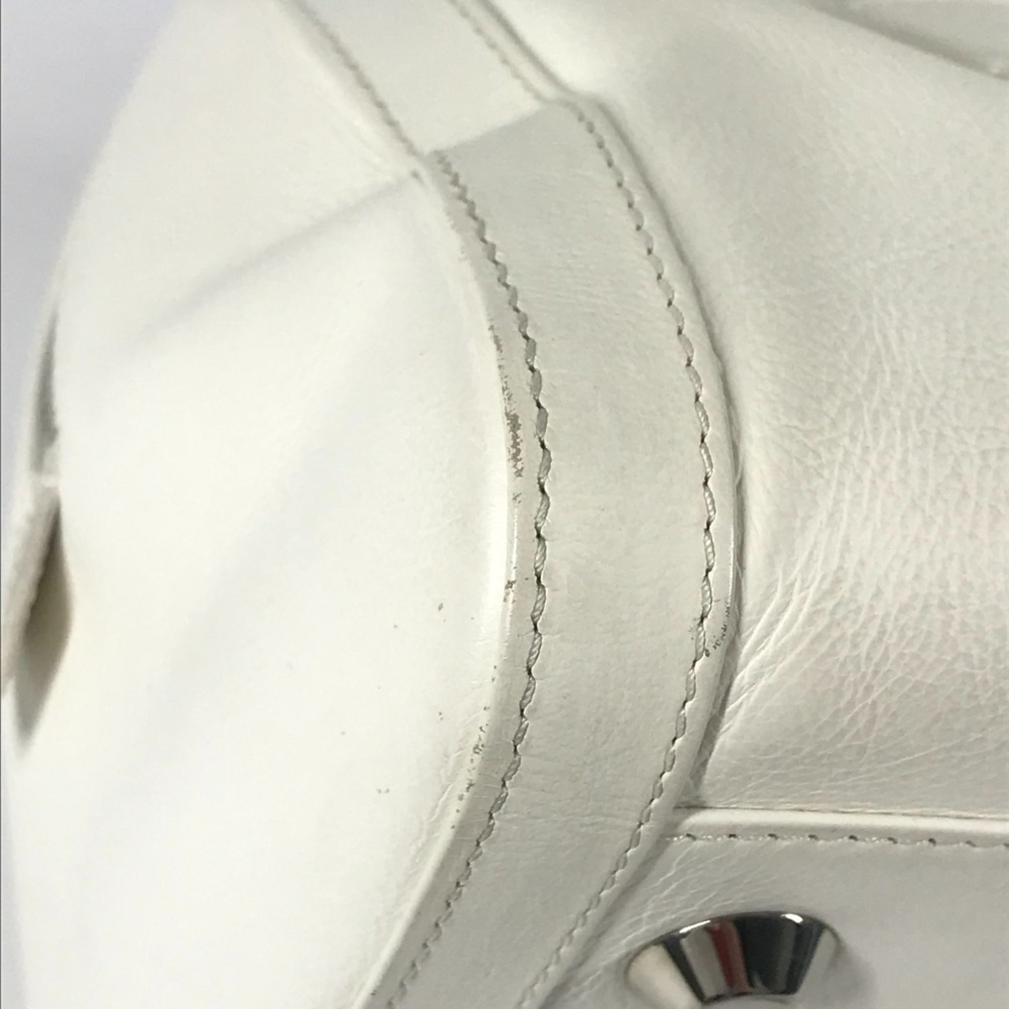 Christian Dior White Leather Boston Bag Handbag (Pre-Owned)