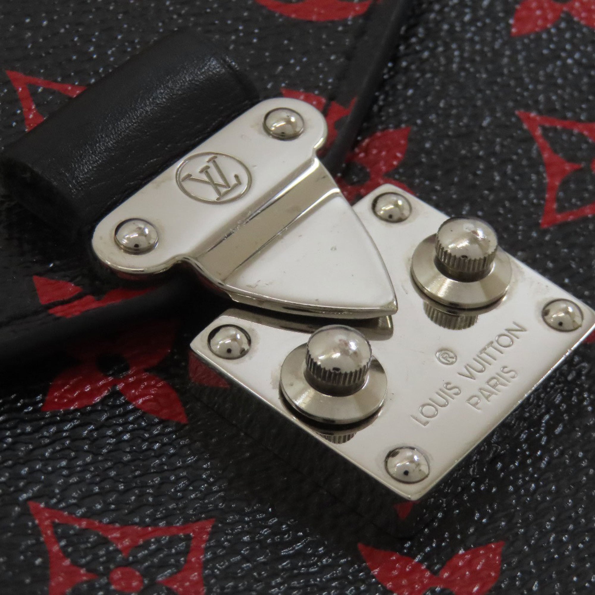 Louis Vuitton Monogram Handbag Pochette