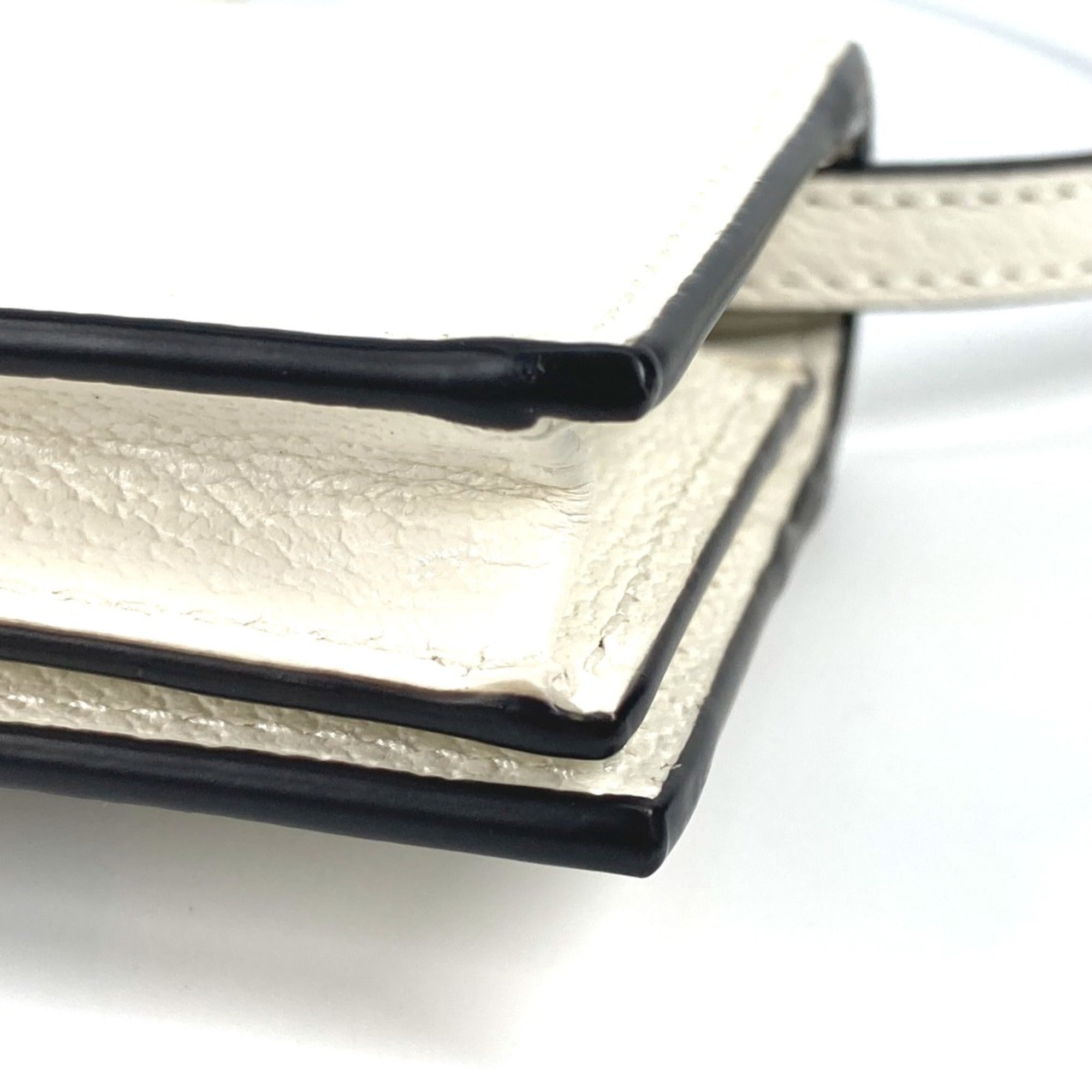Gucci White Leather Wallet (Bi-Fold) (Pre-Owned)