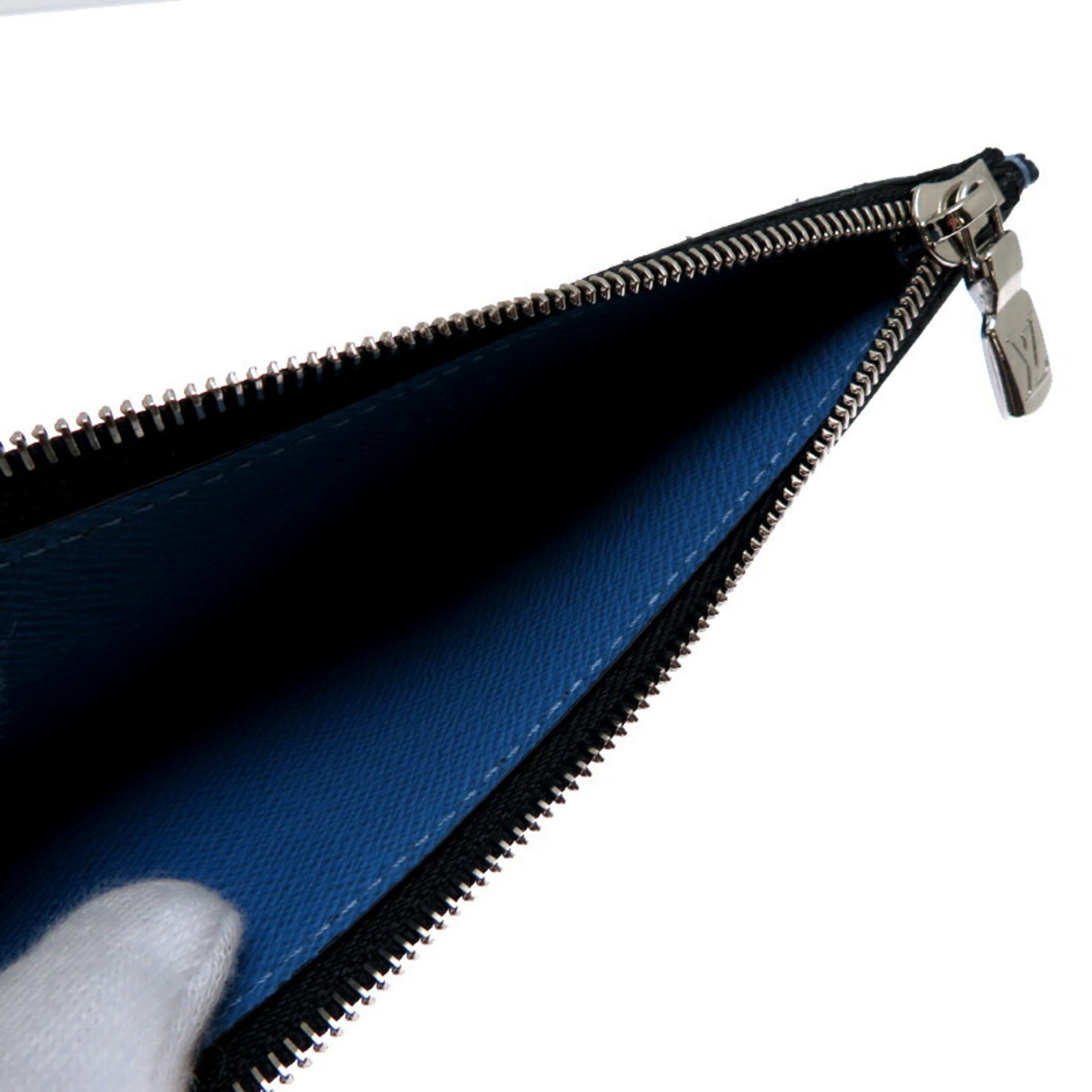 Louis Vuitton Blue Taigarama Card Wallet