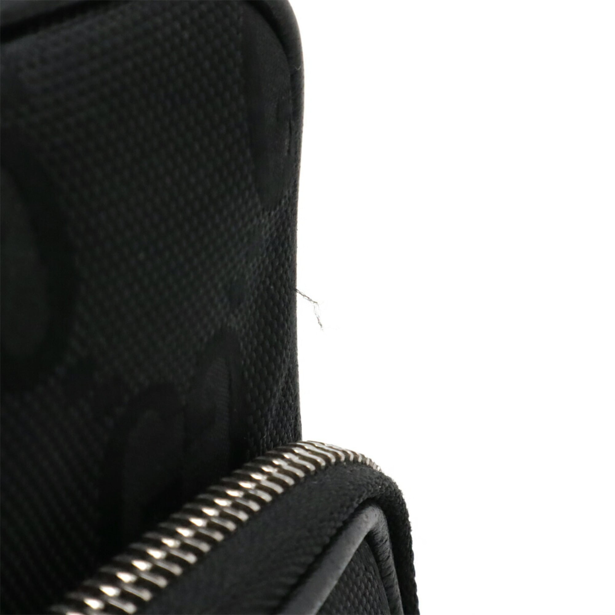 Gucci Black Nylon Canvas Leather Pochette Shoulder Bag (Pre-Owned)