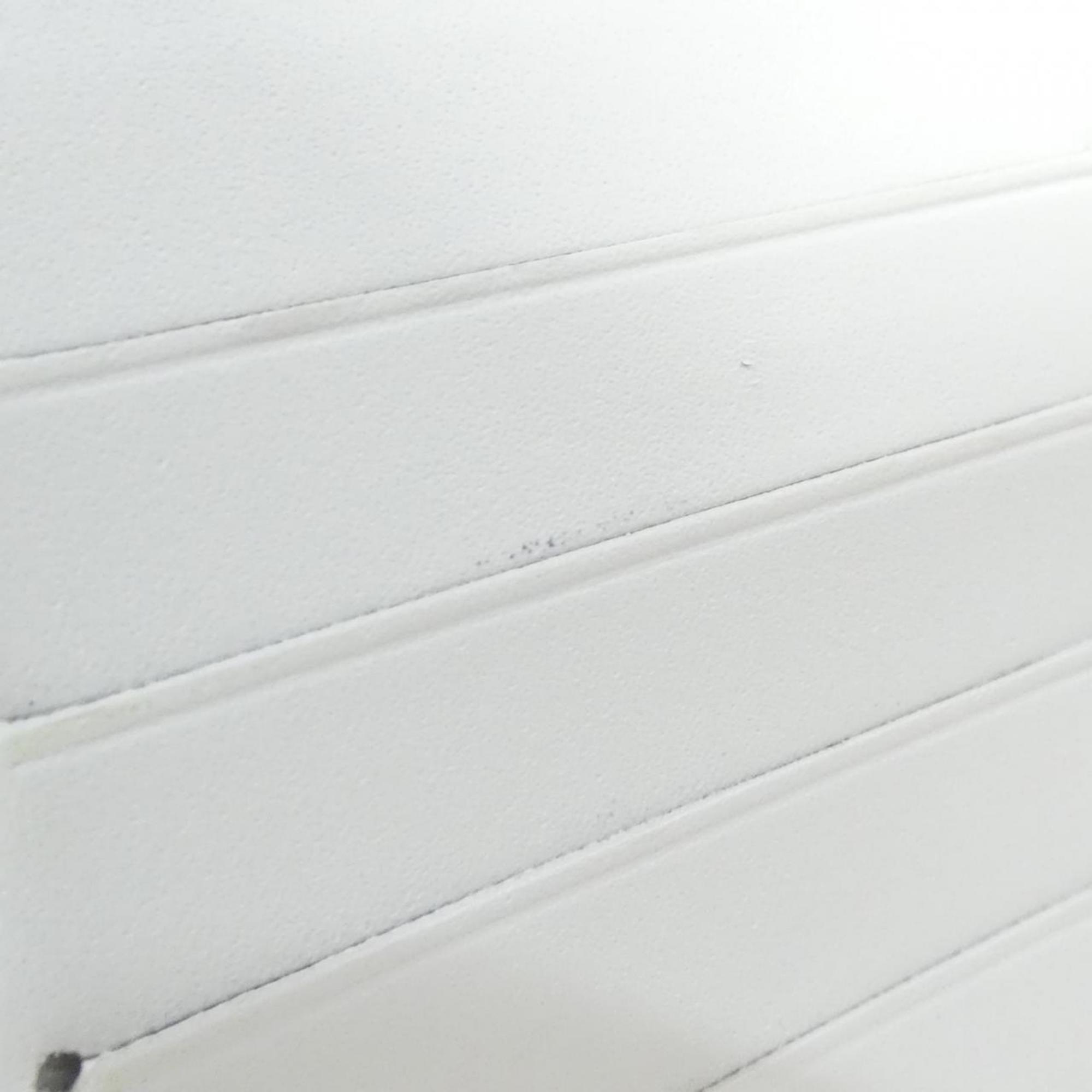 Louis Vuitton White