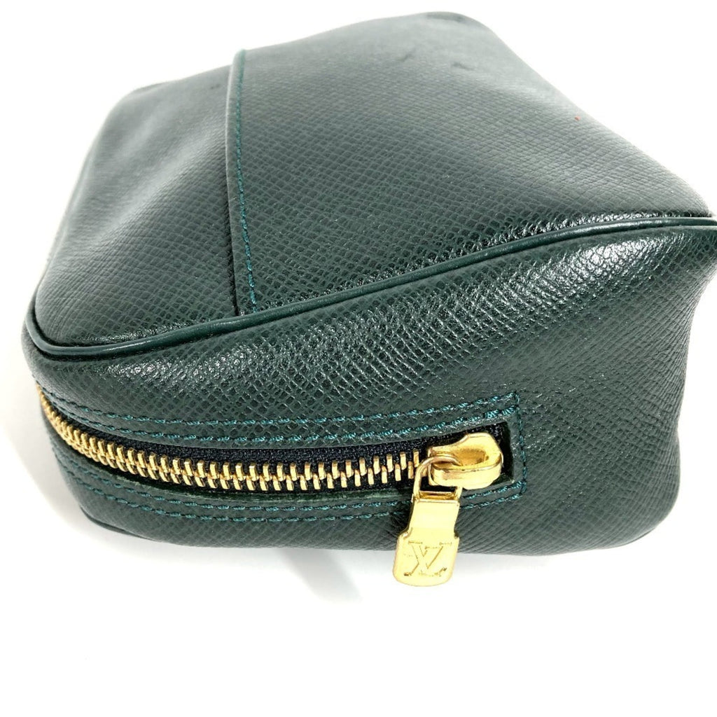 Louis Vuitton Taiga Episea Green Taiga Leather Clutch Bag