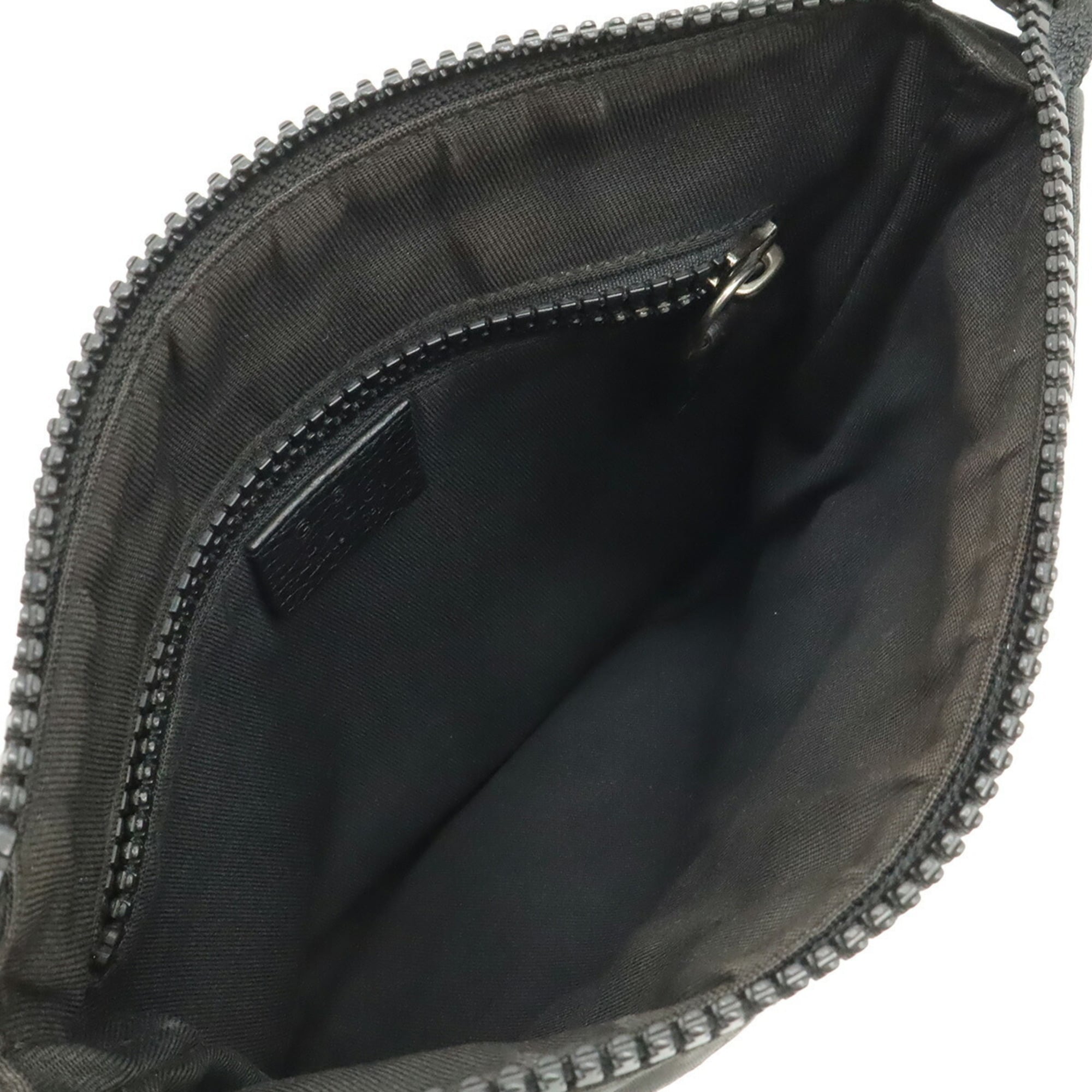 Gucci Black Gray Nylon Leather Shoulder Bag (Pre-Owned)