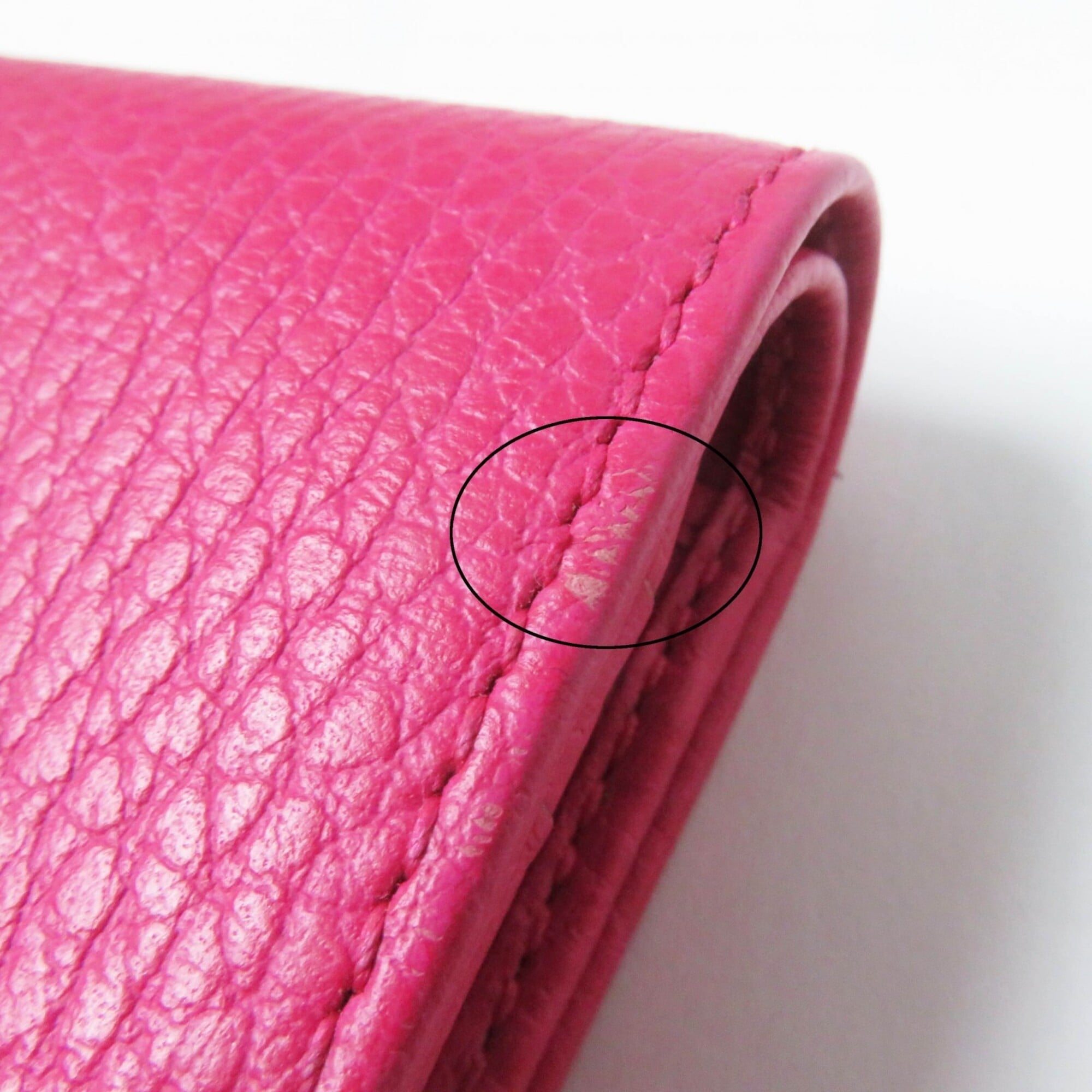 Gucci Pink Leather Wallet (Bi-Fold) (Pre-Owned)
