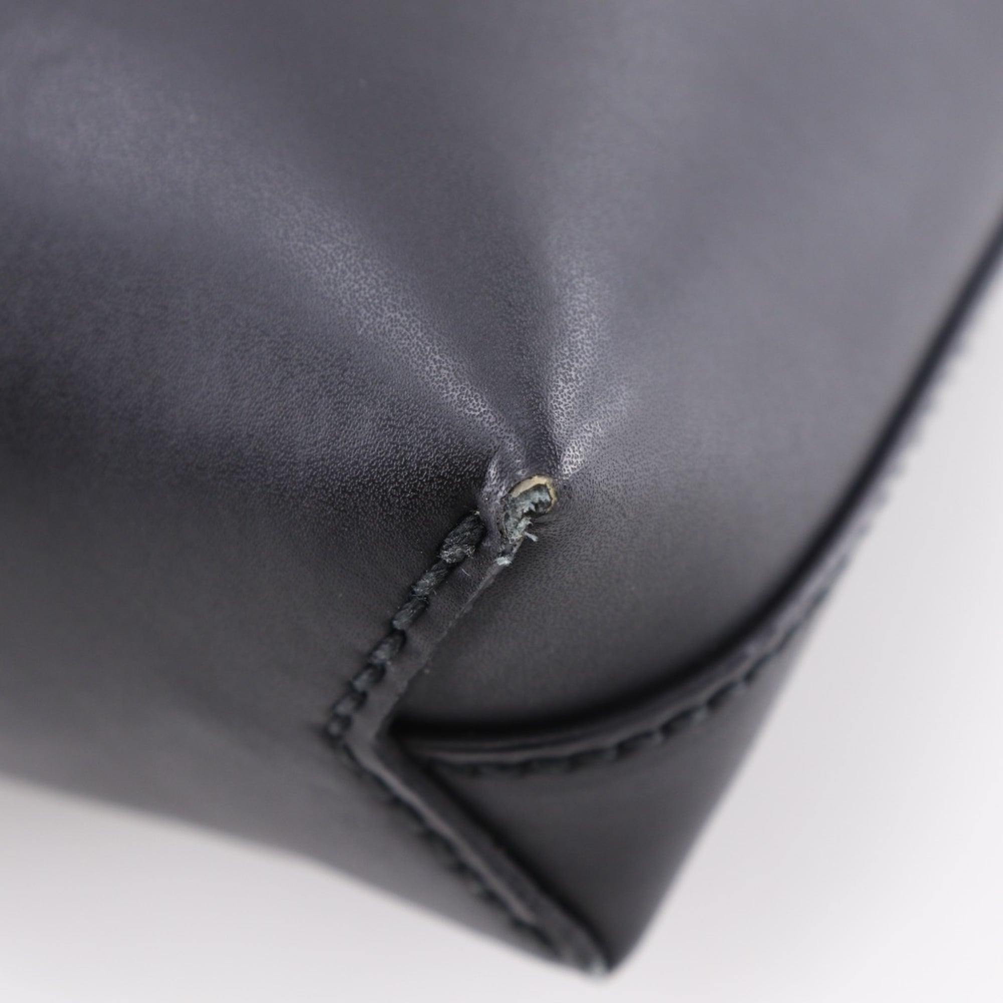 Gucci Black Gg Supreme Messenger Bag Shoulder Bag (Pre-Owned)