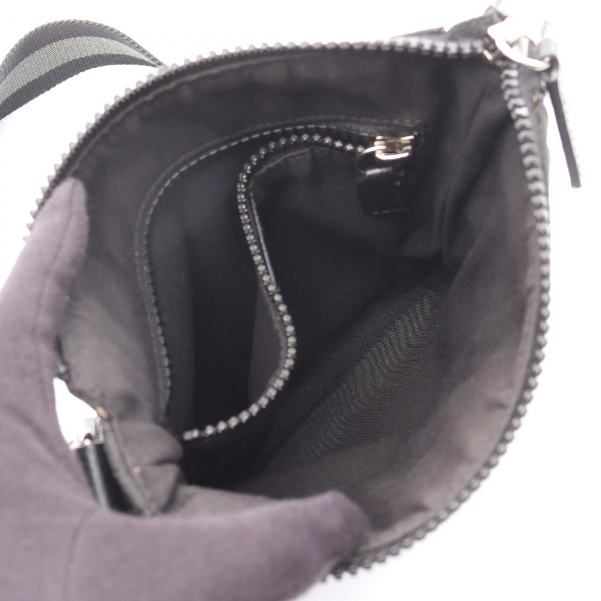 Gucci Black Nylon Leather Shoulder Bag (Pre-Owned)