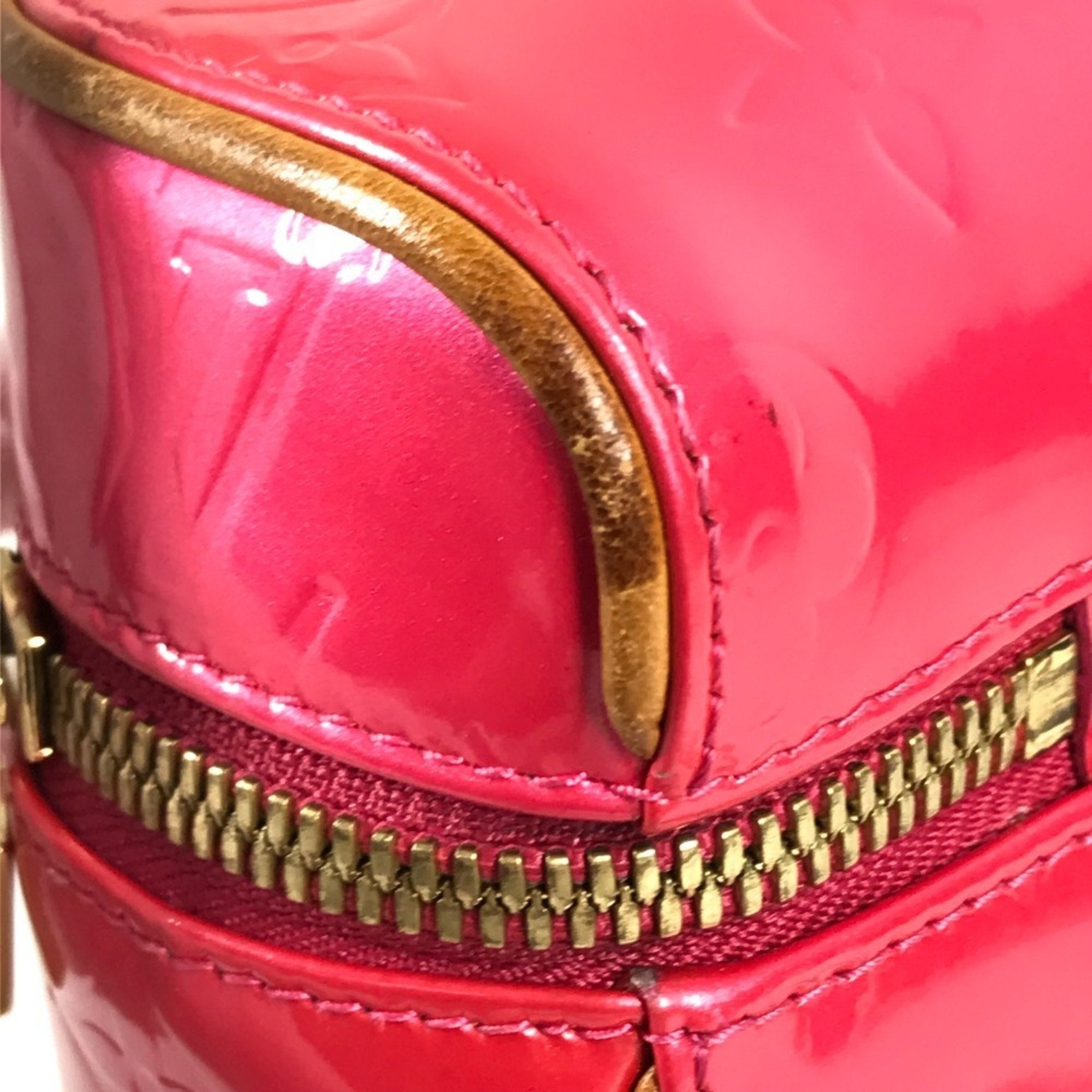 Louis Vuitton Fuchsia Pink Pink Monogram Vernis Pochette Shoulder Bag
