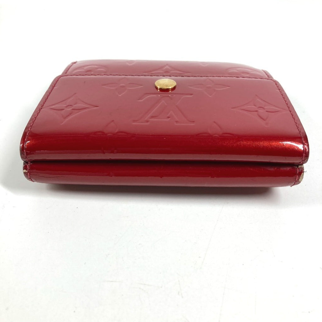 Louis Vuitton Pomme D'amour Red Color Monogram Vernis Canvas Wallet (Tri-Fold)