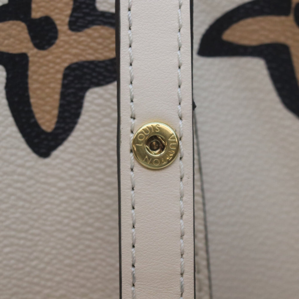 Louis Vuitton Ivory Pvc Shoulder Bag