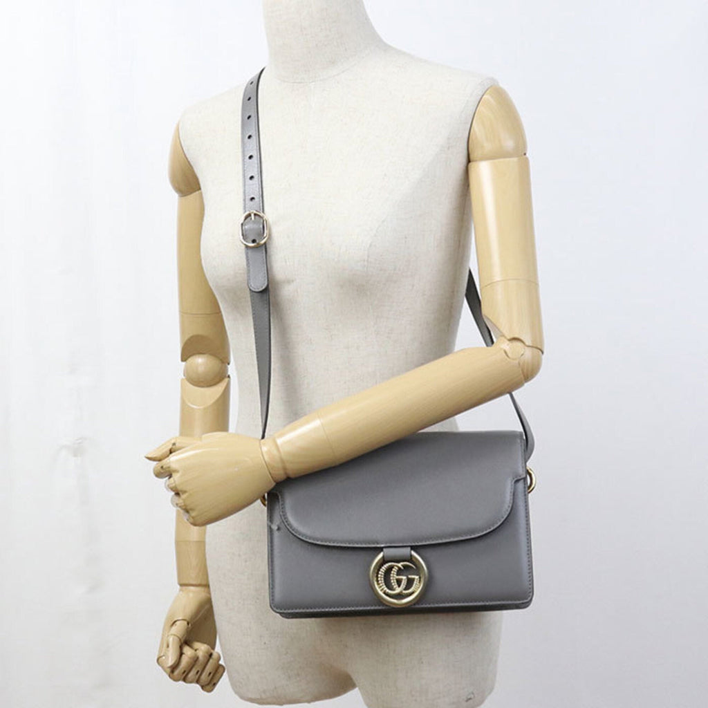 Gucci Gray Leather Shoulder Bag (Pre-Owned)