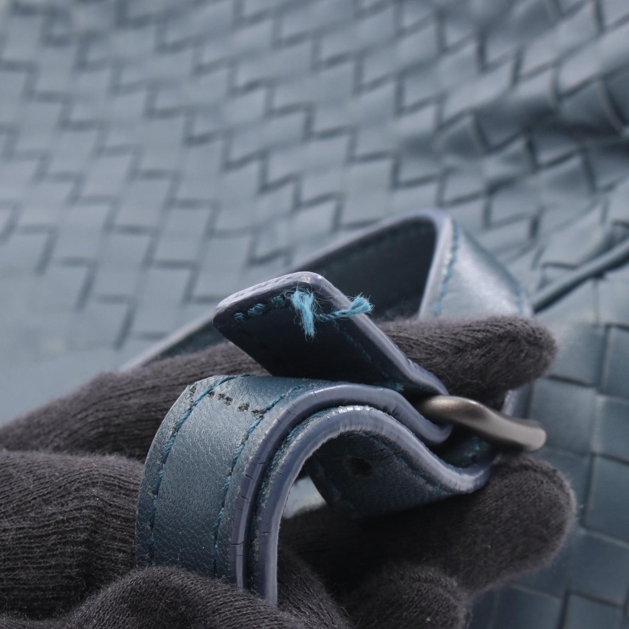 Bottega Veneta Navy Leather Handbag