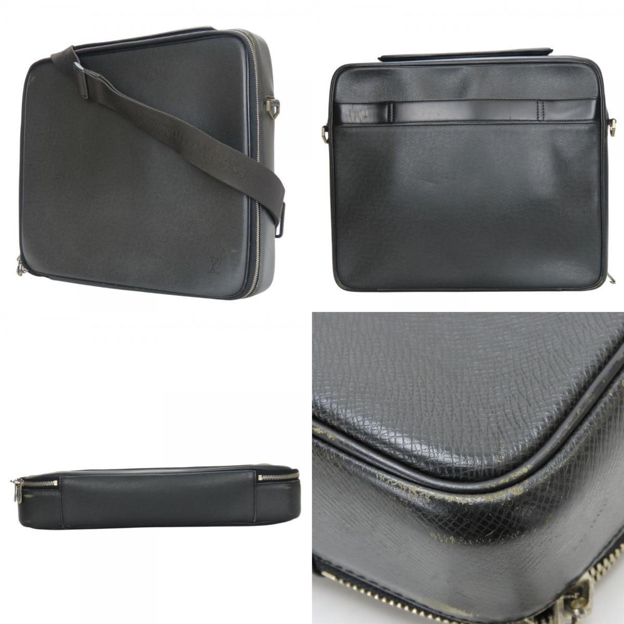 Louis Vuitton Ardoise Taiga Leather Shoulder Bag