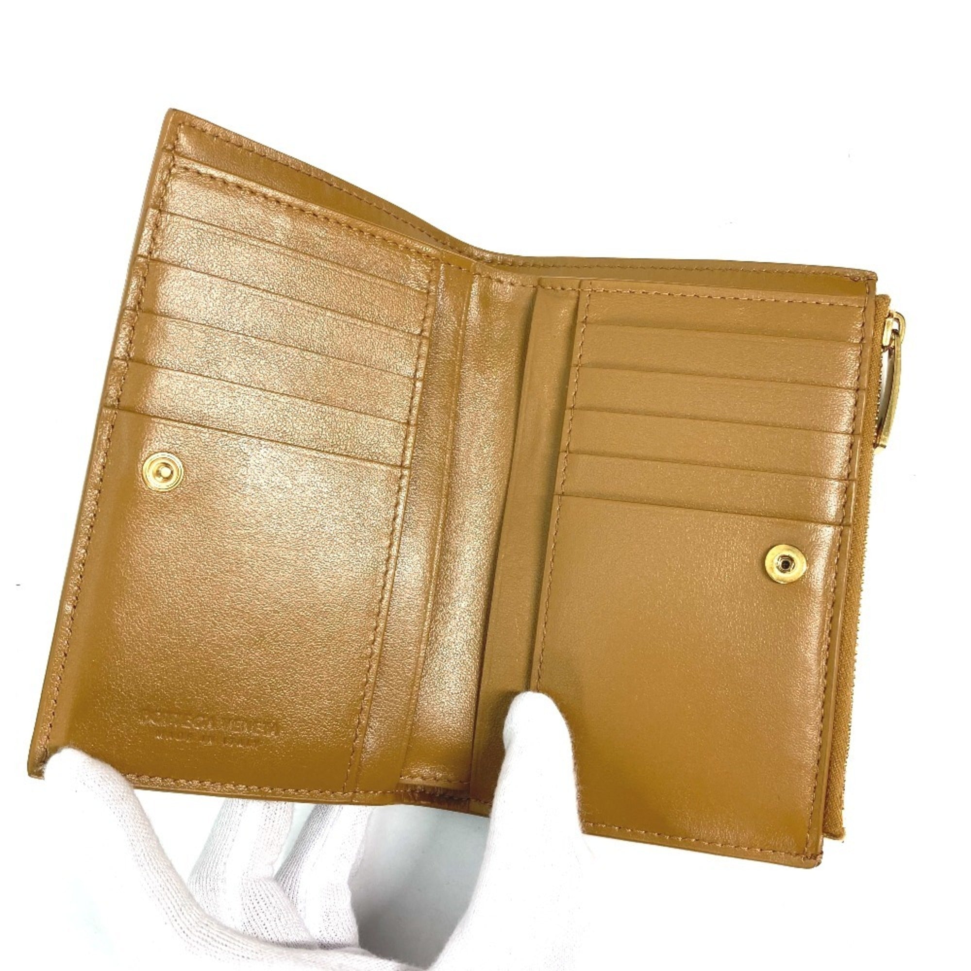 Bottega Veneta Beige Leather Wallet (Bi-Fold)