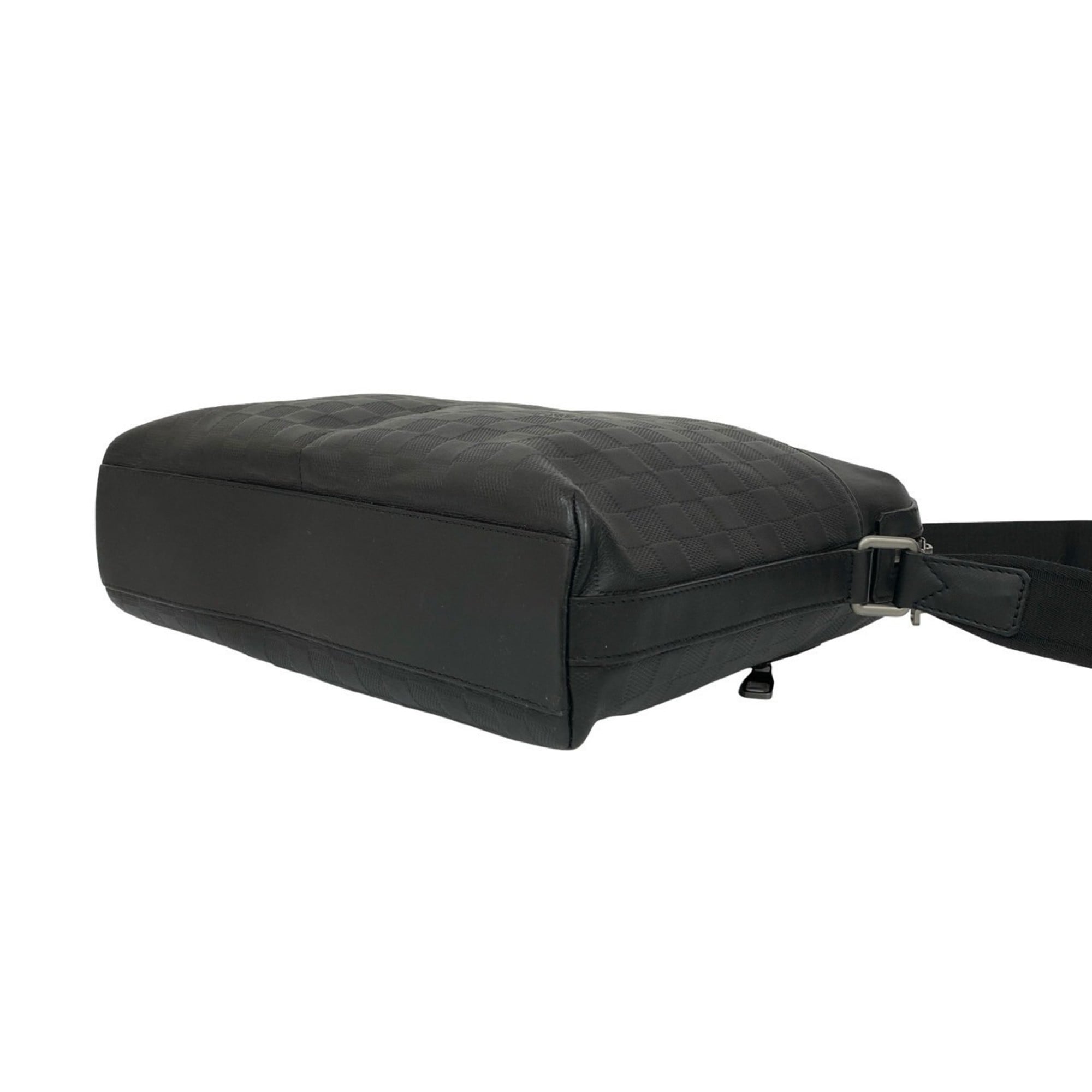 Louis Vuitton Black Leather Pochette Shoulder Bag