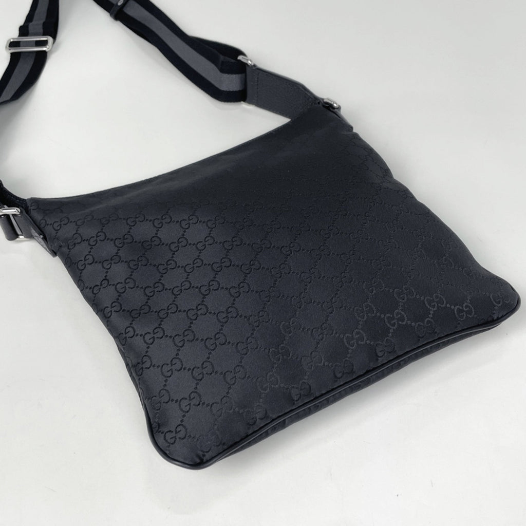 Gucci Black Nylon Leather Shoulder Bag (Pre-Owned)