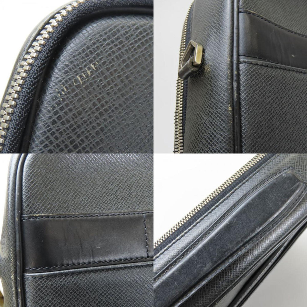 Louis Vuitton Ardoise Taiga Leather Shoulder Bag