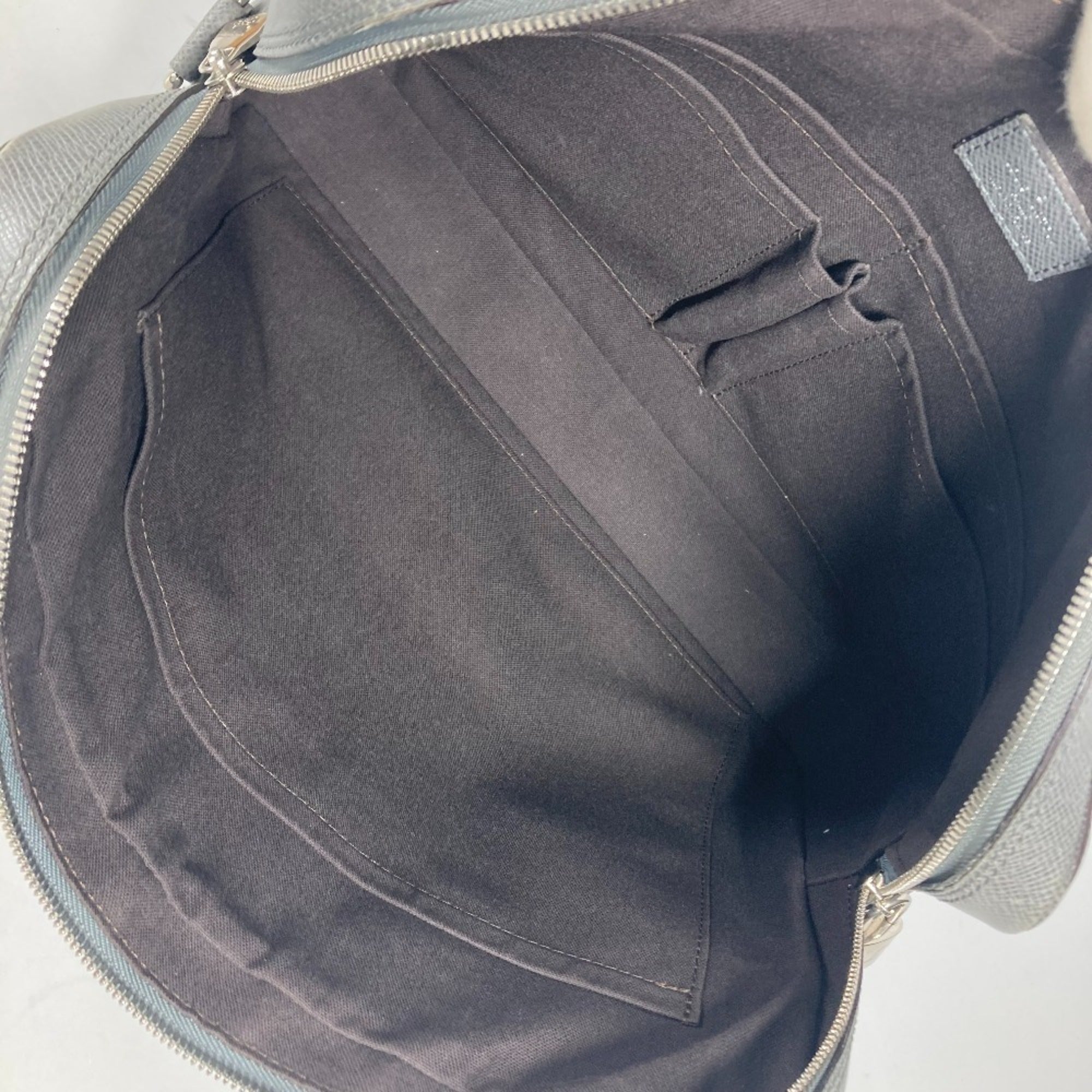Louis Vuitton Glacier Gray Taiga Leather Leather Briefcase