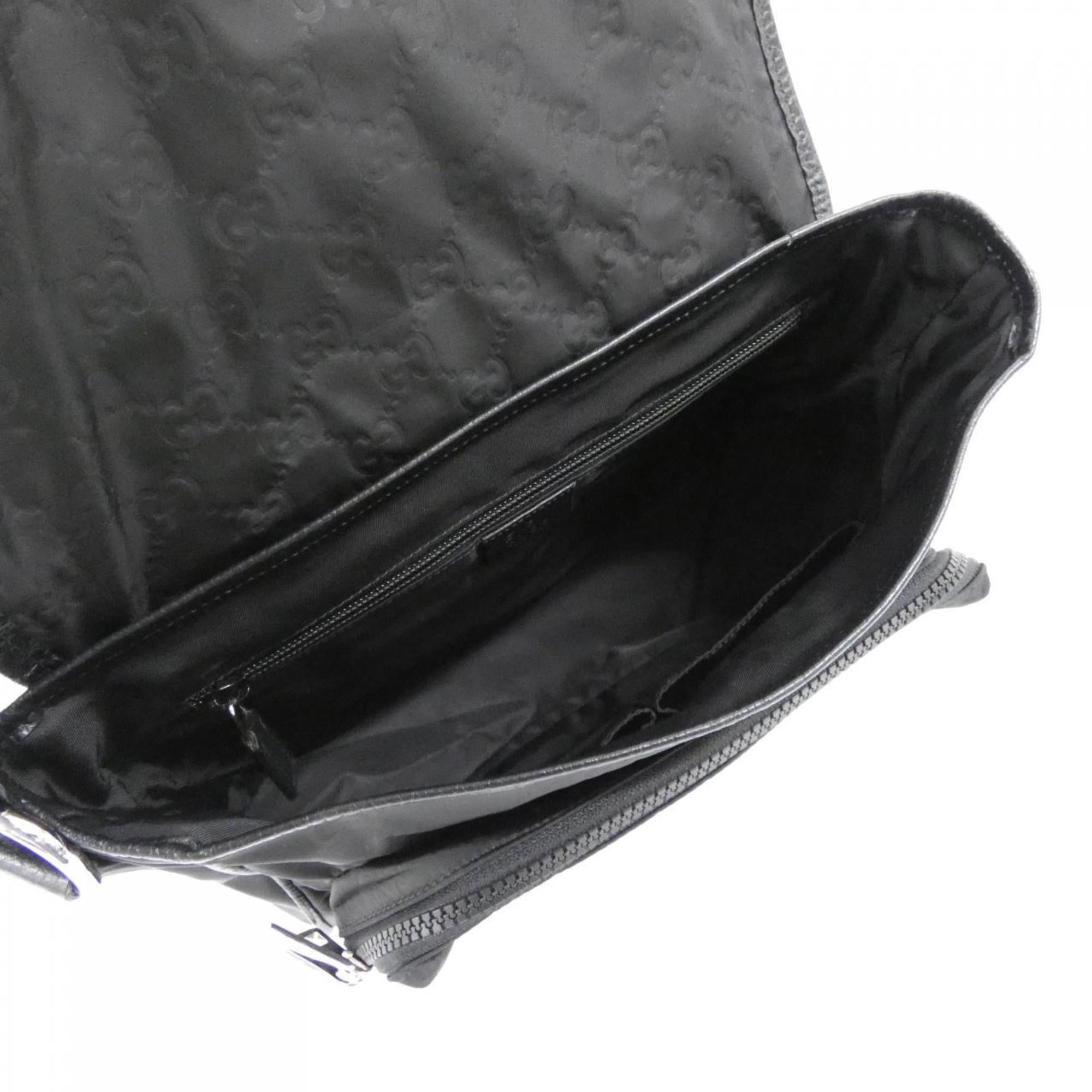 Gucci Black Nylon Shoulder Bag (Pre-Owned)