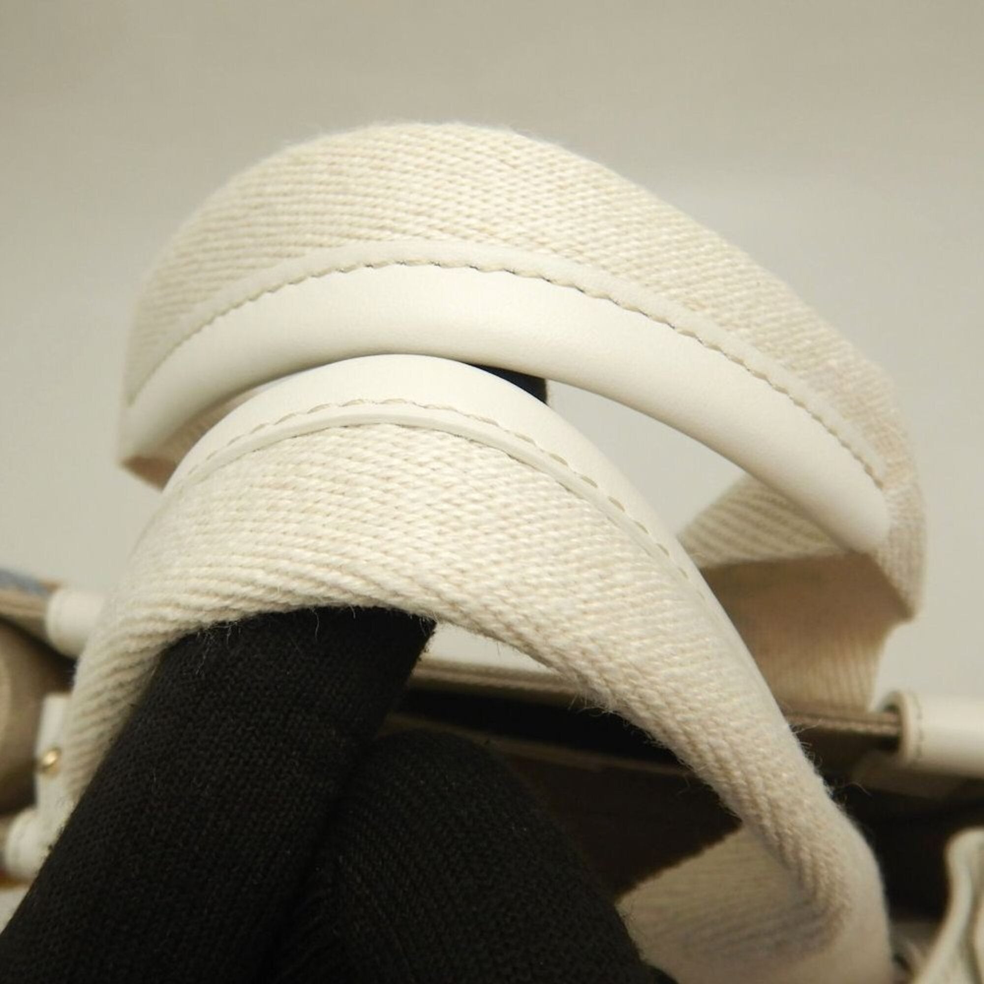 Chloé White Linen Leather Tote Bag (Pre-Owned)