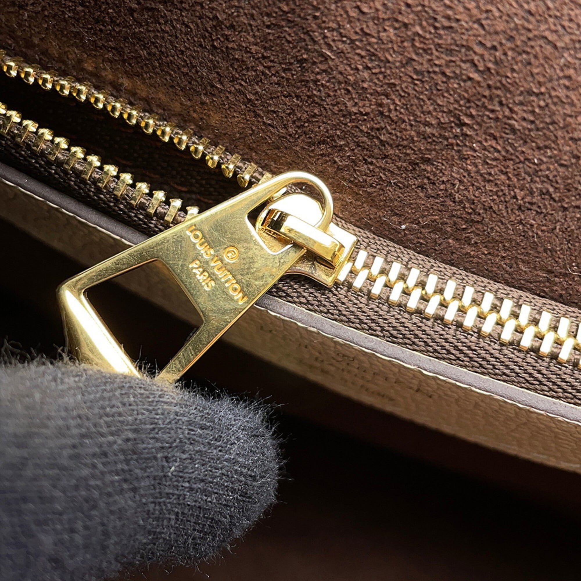 Louis Vuitton Gold Monogram Empreinte Shoulder Bag